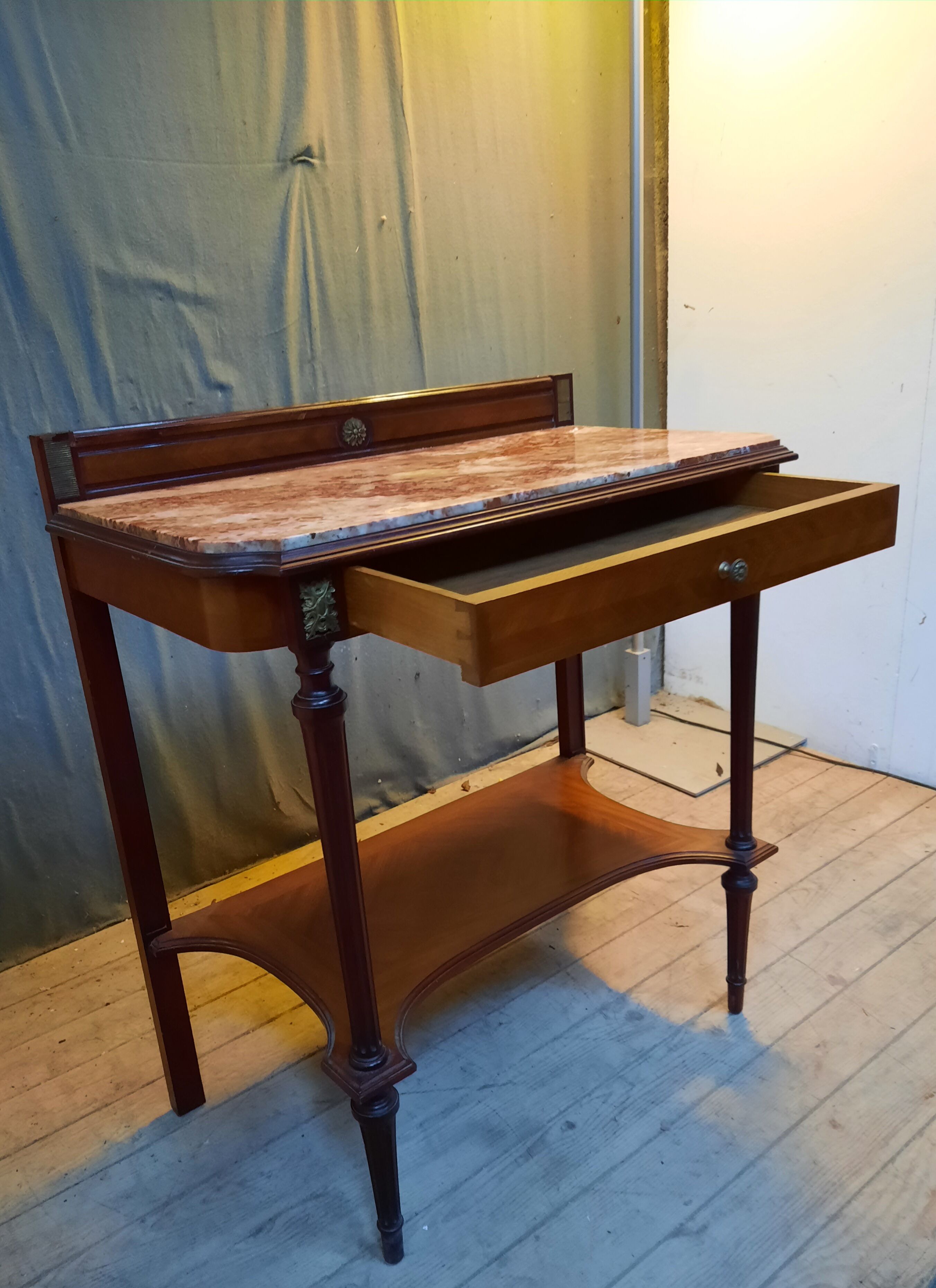 Console style Louis XVI