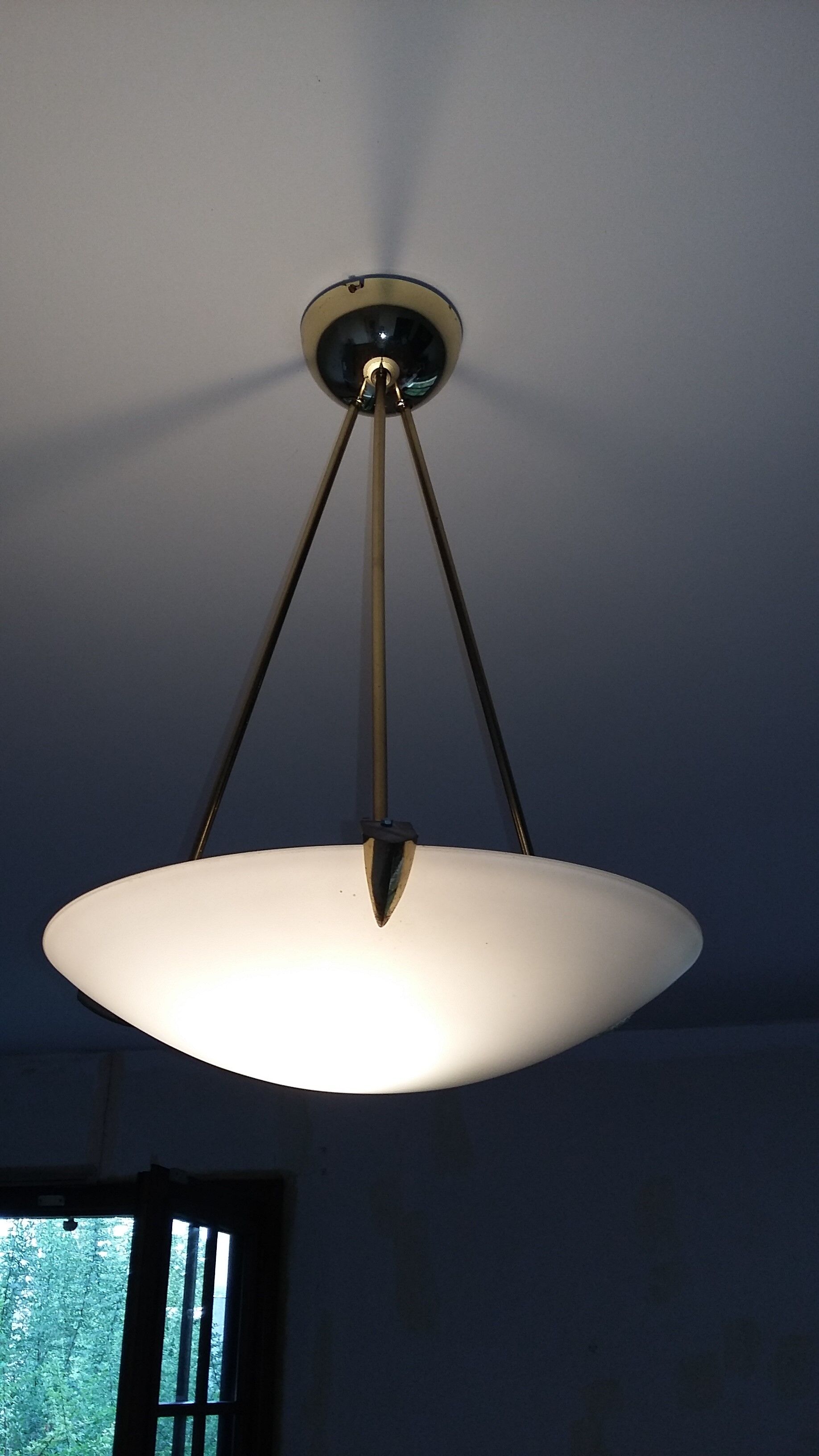 Suspension en verre dépoli