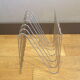 Zig-zag magazine rack