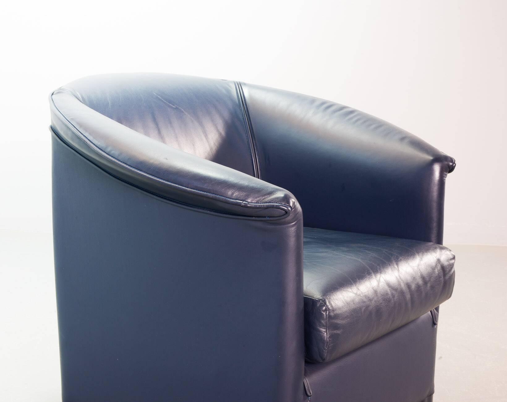 Wittmann Petrol Soft Leather Club Chair Model Aura  Designed by Paolo Piva