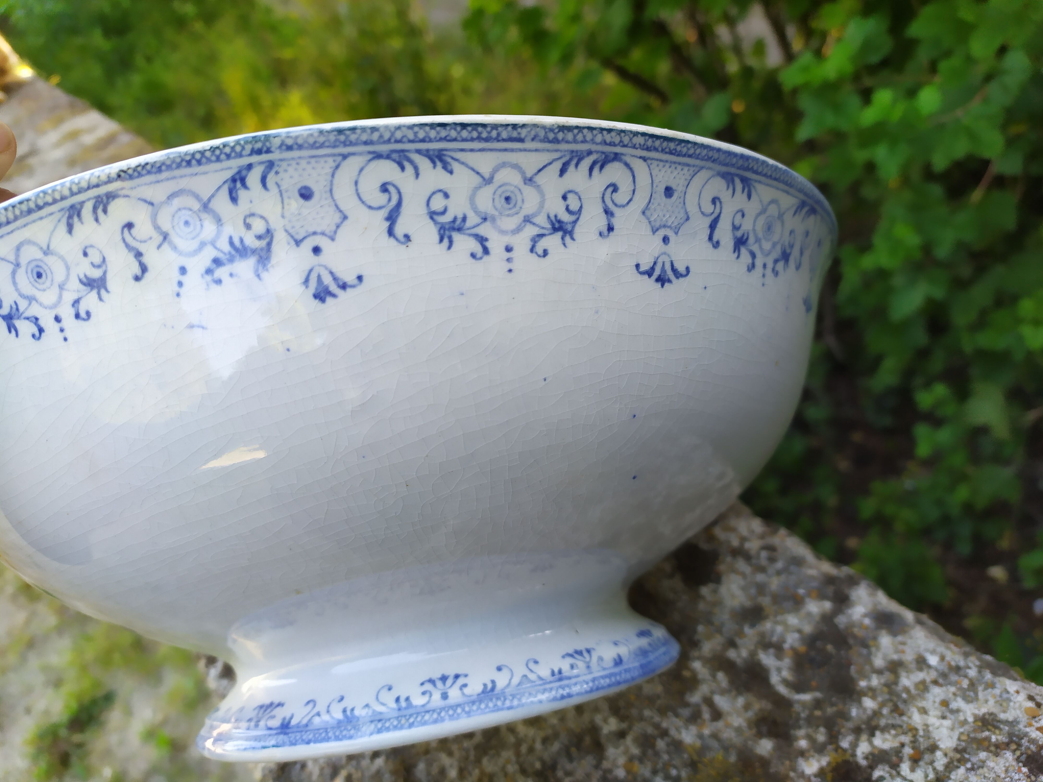 Iron earth salad bowl