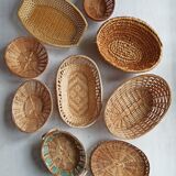 Wall composition of natural and green baskets