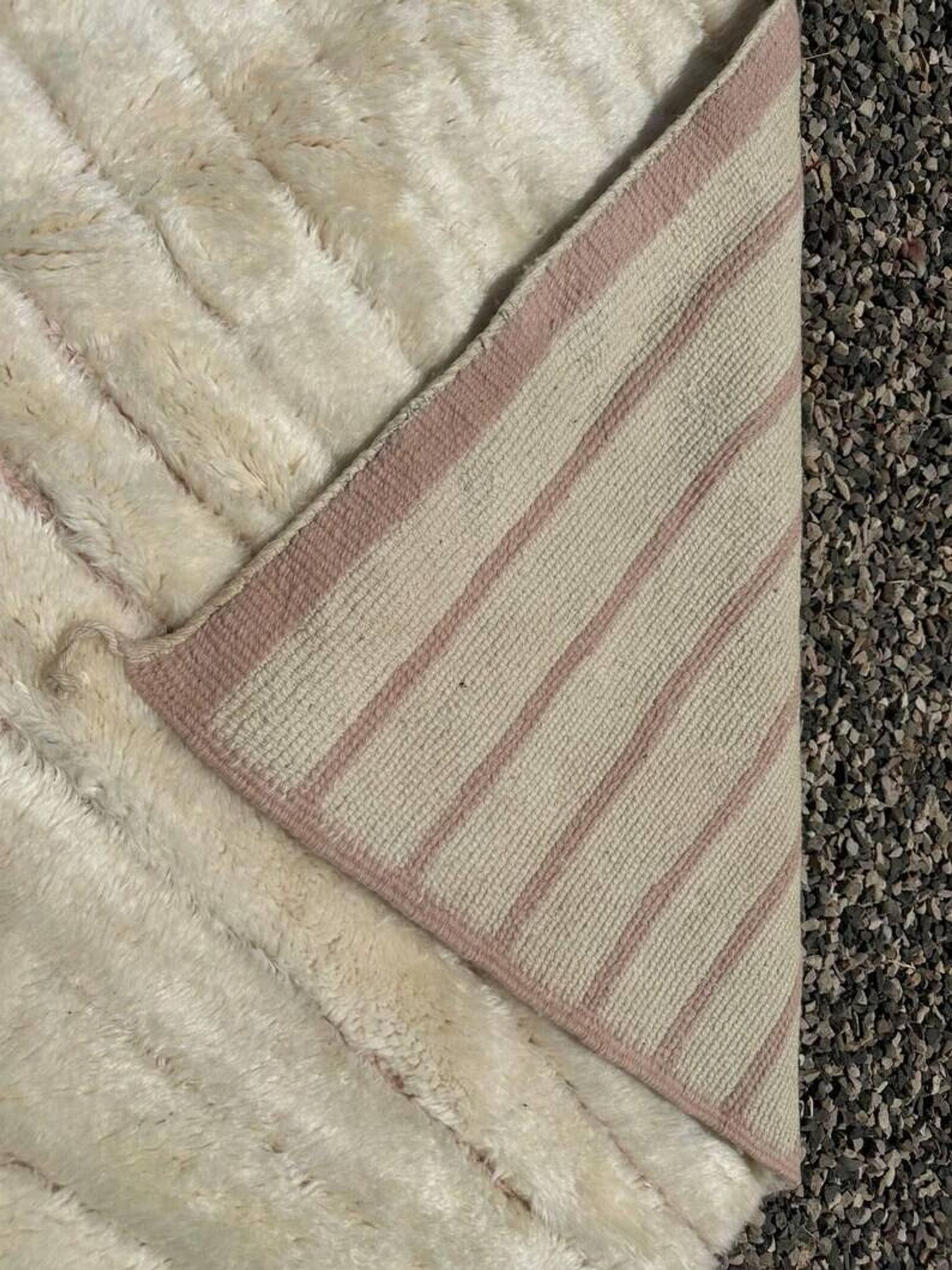 Tapis Mrirt marocain écru et beige 350x250 cm – design minimaliste texturé