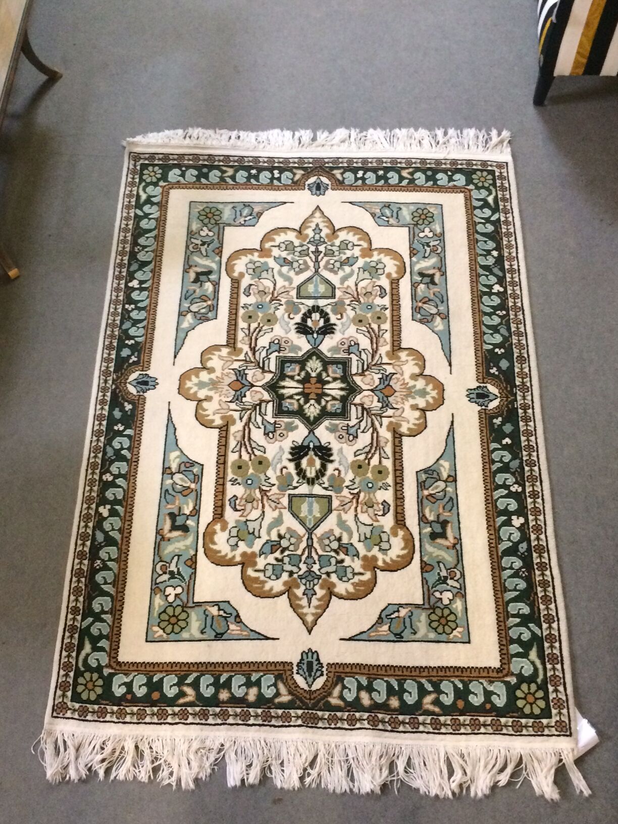 Handmade Tunisian rug - 181x124 cm
