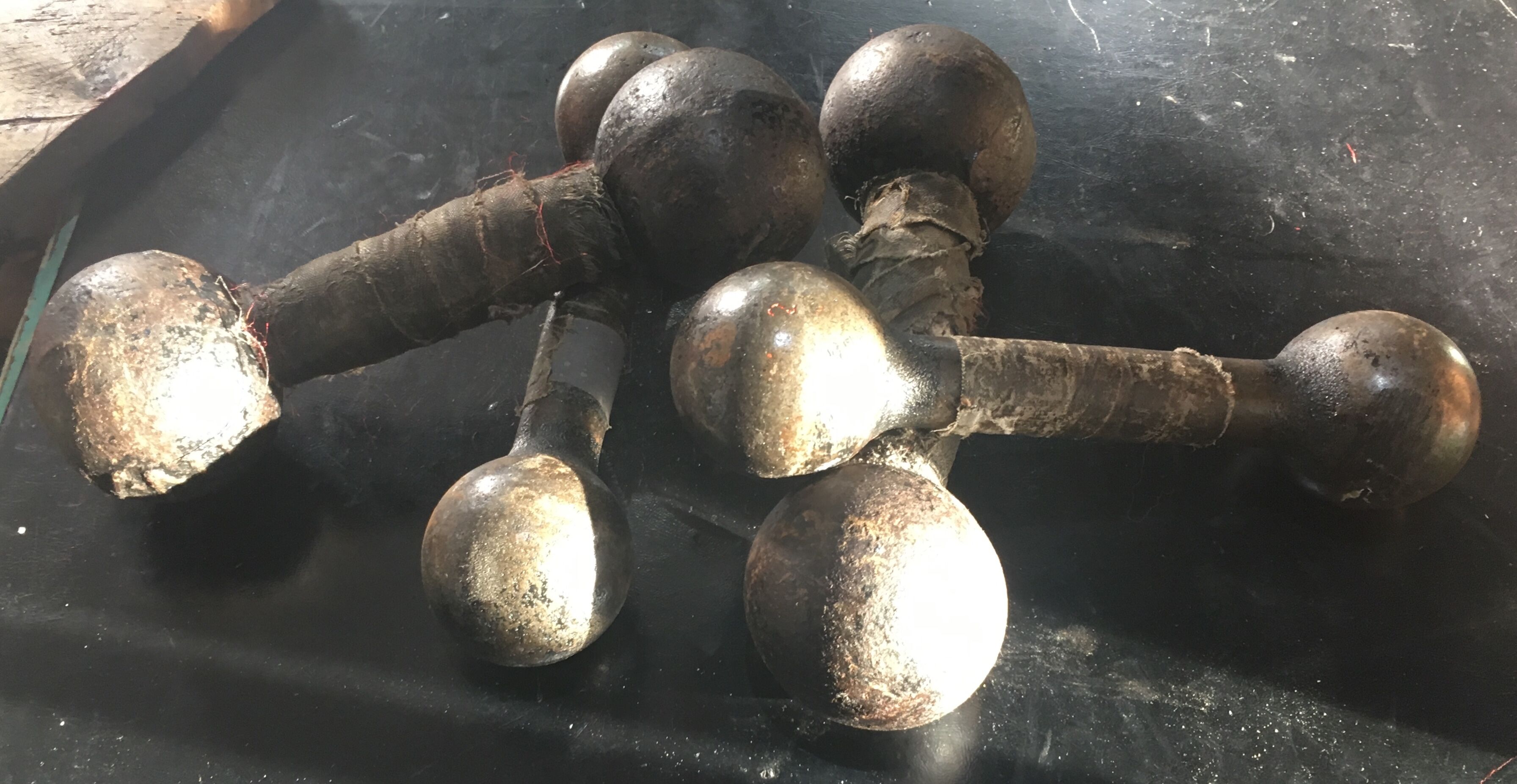 Series of 4 weights cast iron