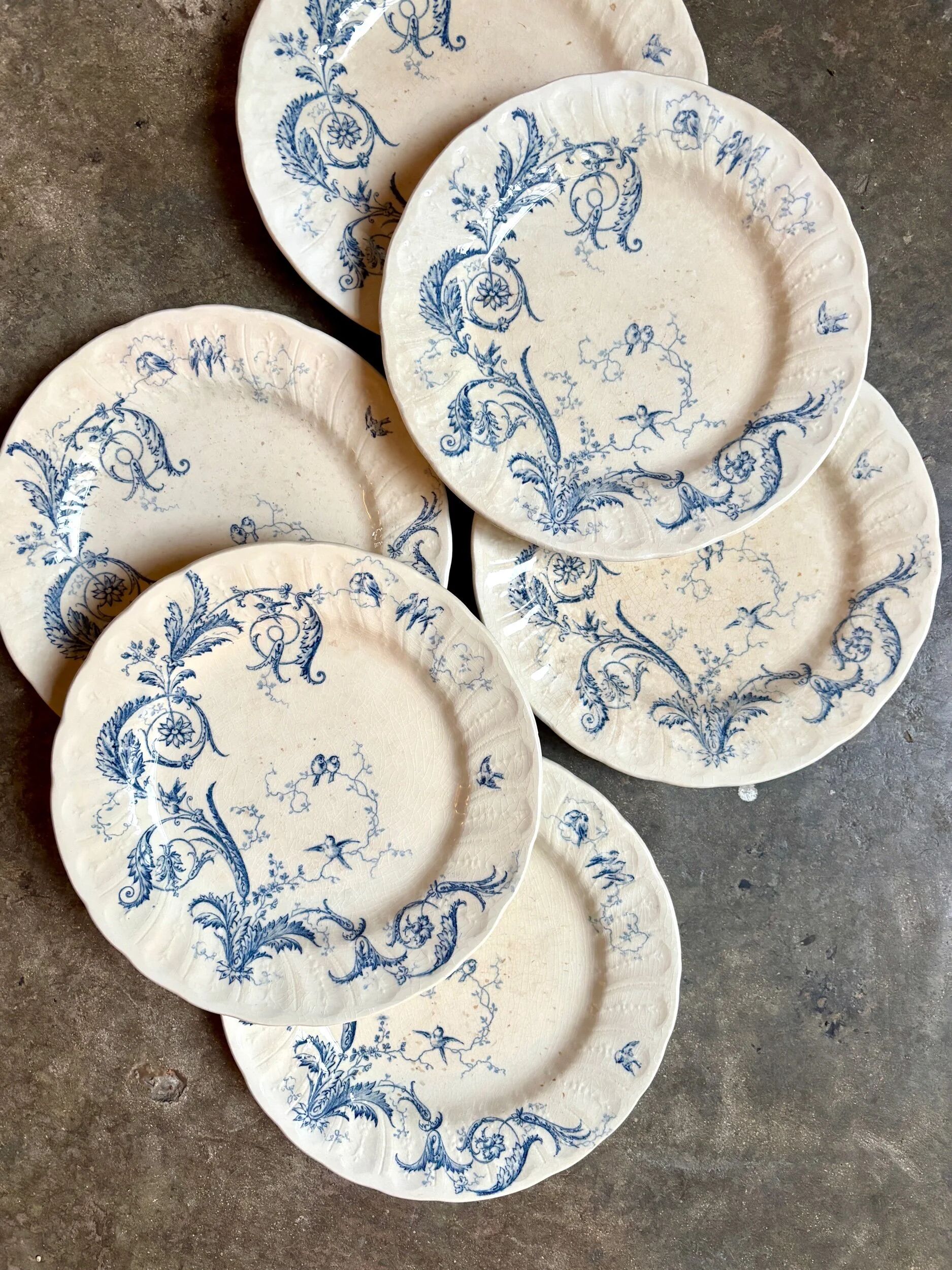 6 Gien ironstone dinner plates, "Rinceaux" service no. 2