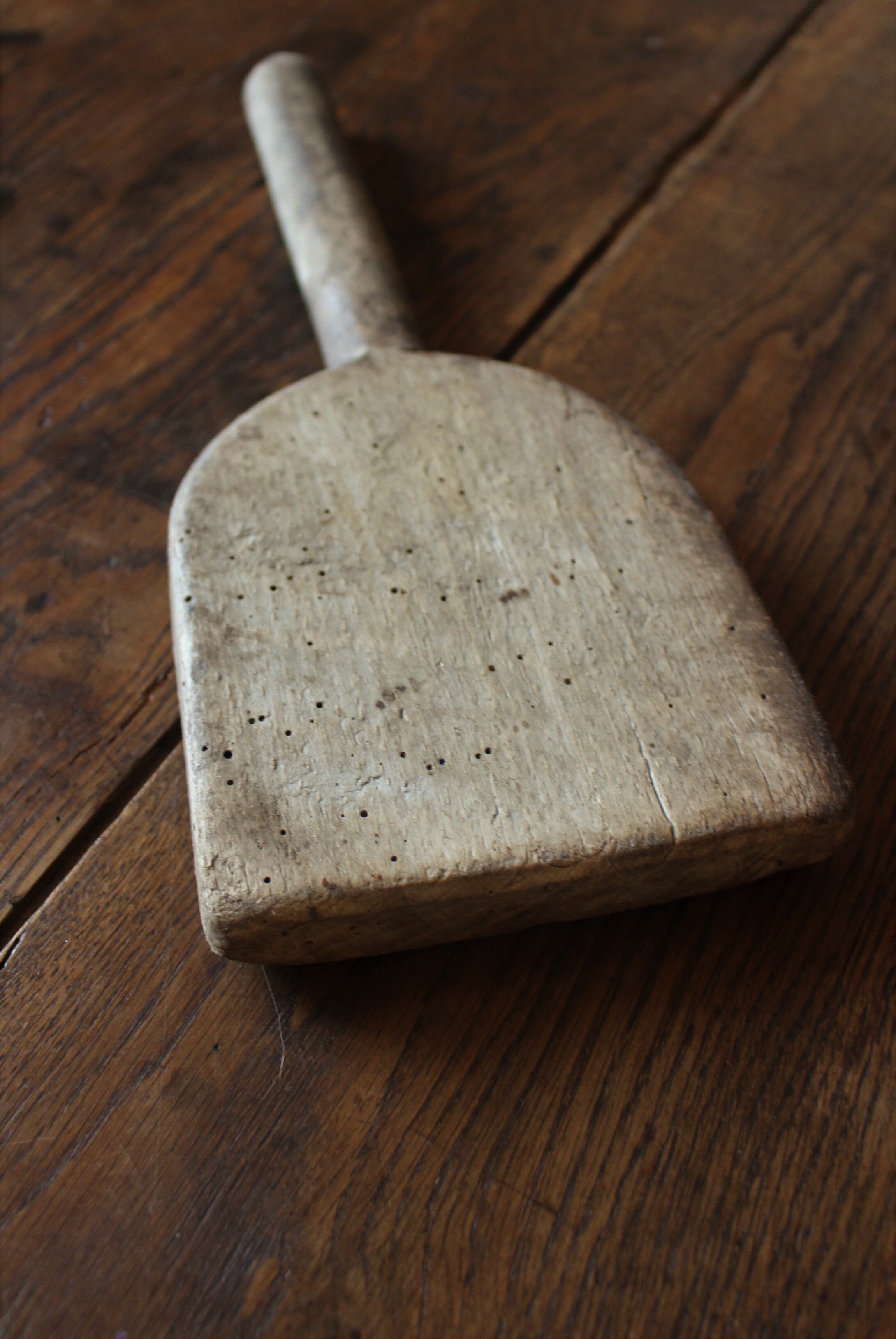 Clothes beater wood cutting board