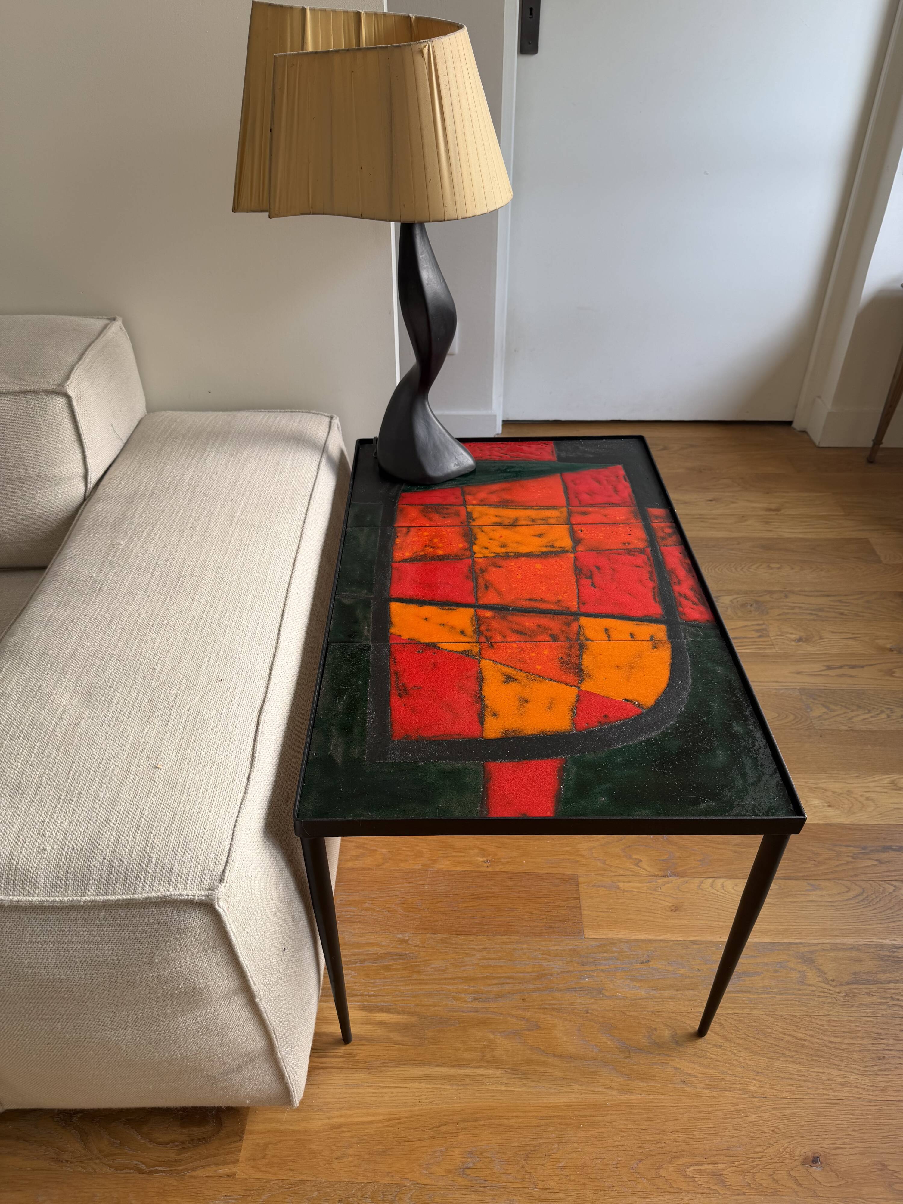 Table basse ceramique de jean et Robert Cloutier en pierre de lave émaillée