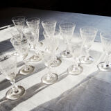 Former service of 30 engraved crystal foot glasses