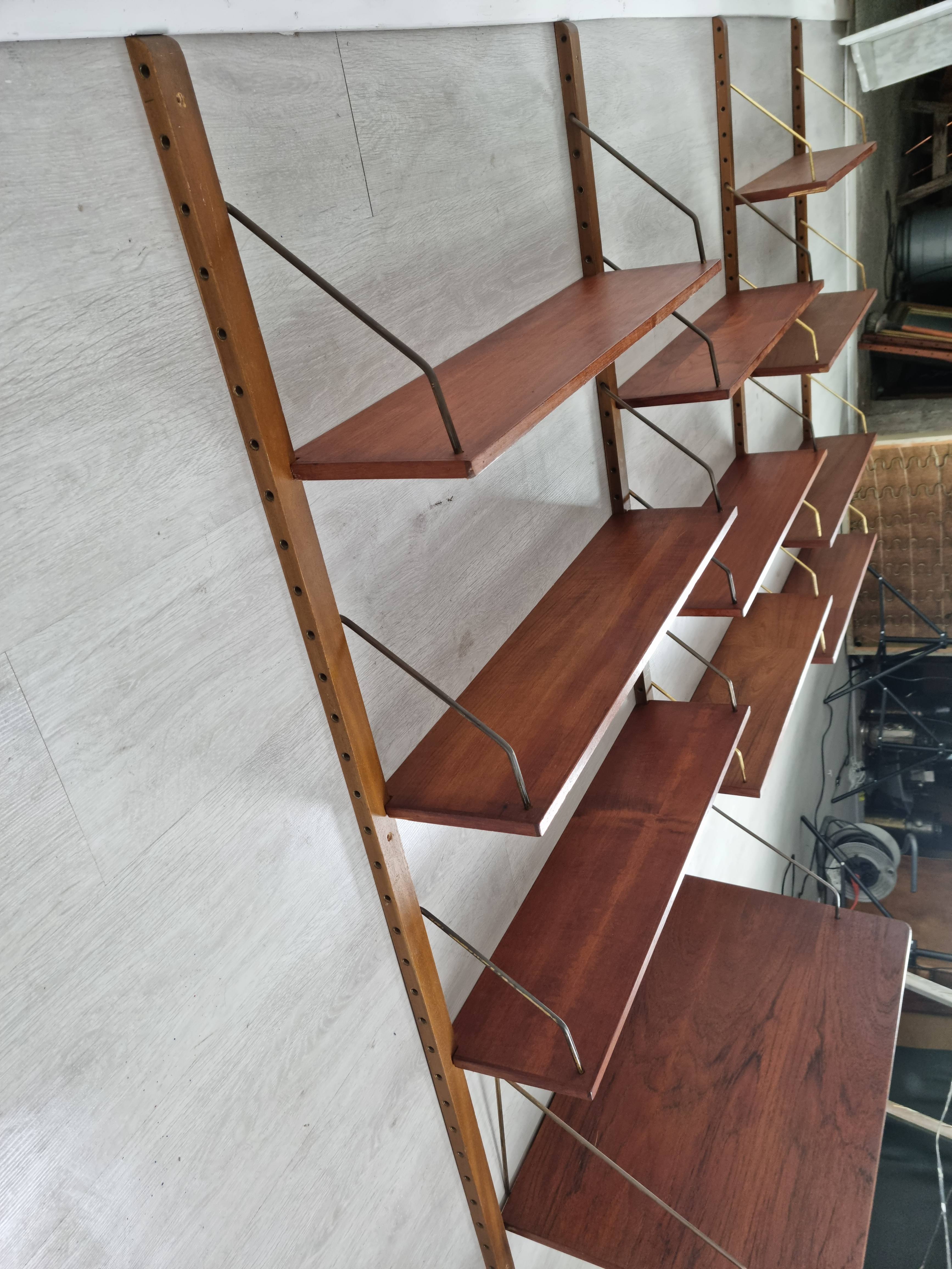 Wall shelf Royal cadovius poul system