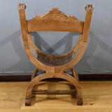 Fauteuil Dagobert en Noyer, style Médiéval – Fin XIXe