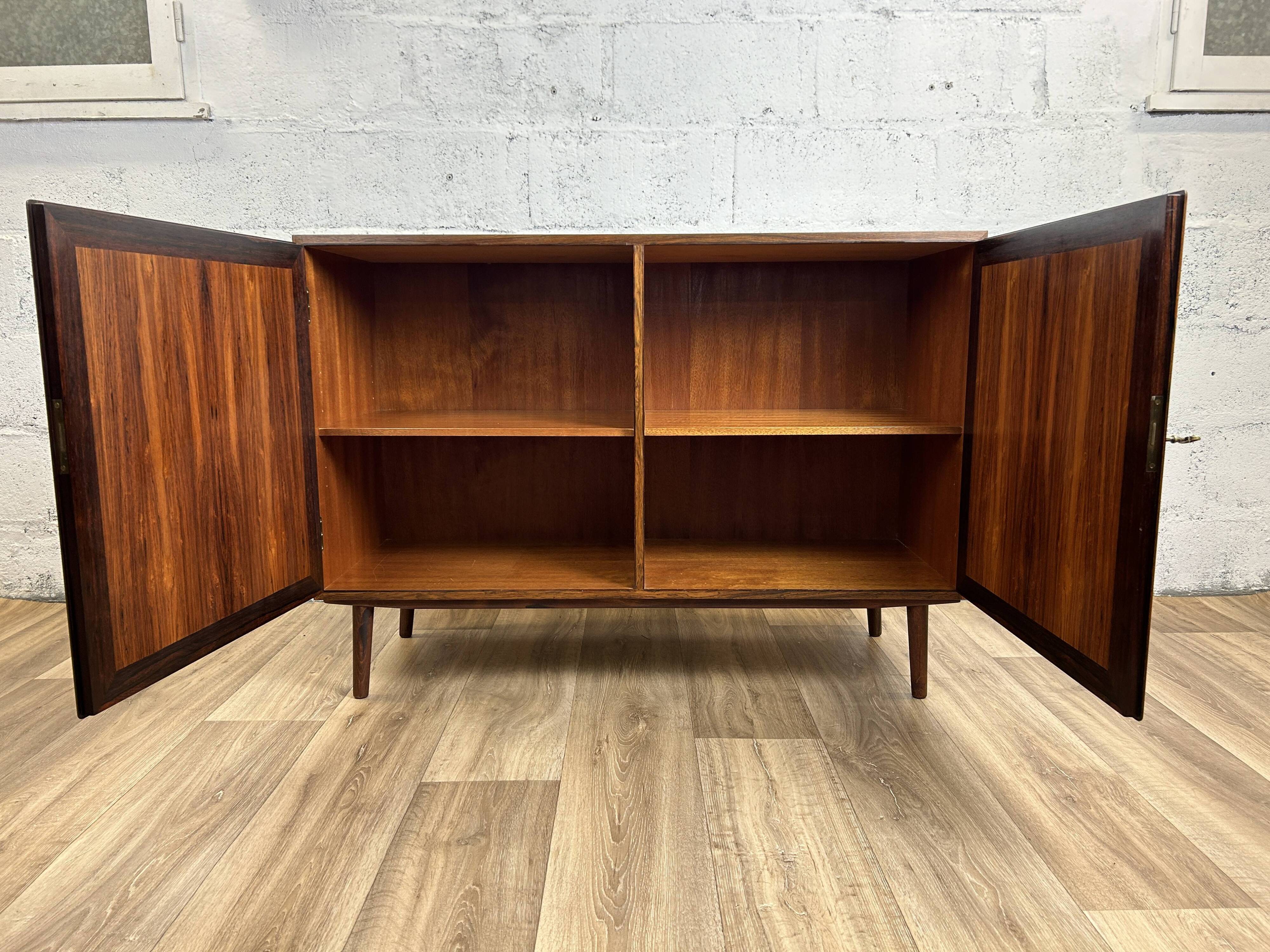 Vintage Scandinavian rosewood sideboard by Hundevad, 1960s