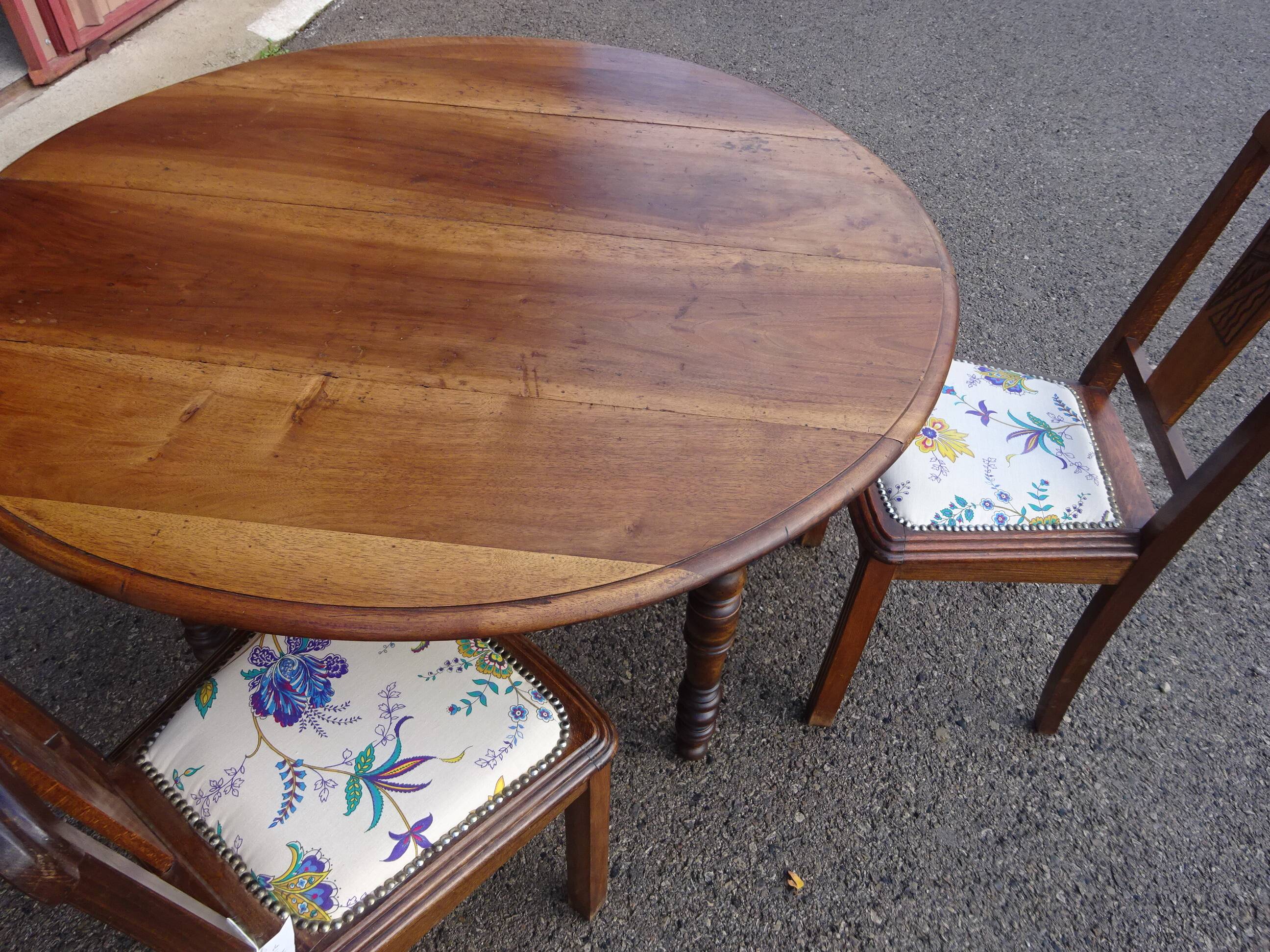 Art Deco chairs, French made by Robur, set of 2