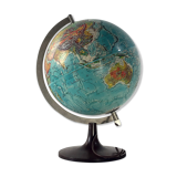 Globe terrestre scandinave avec éclairage