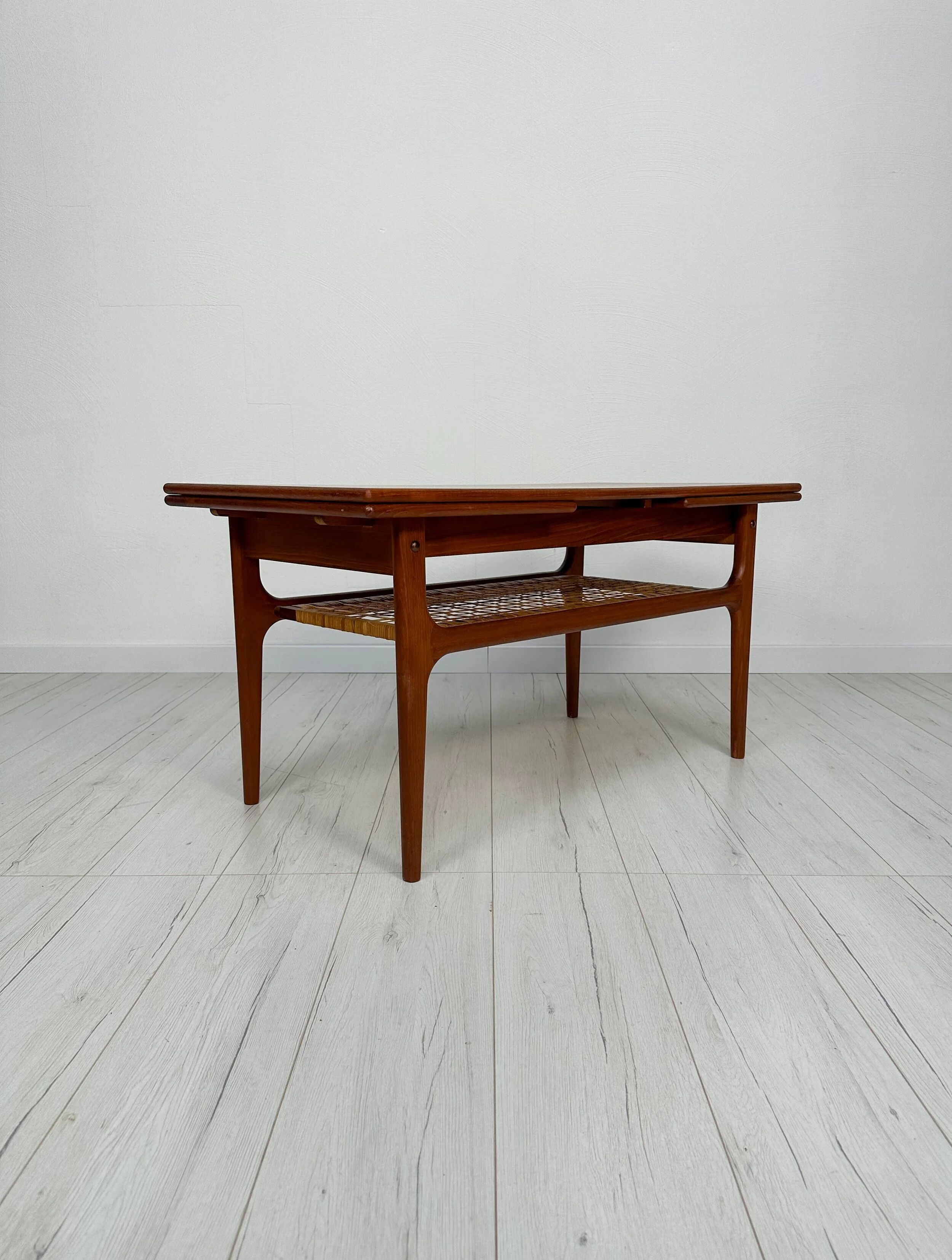 1960s vintage Danish mid-century extendable teak coffee table by Trioh Møbler