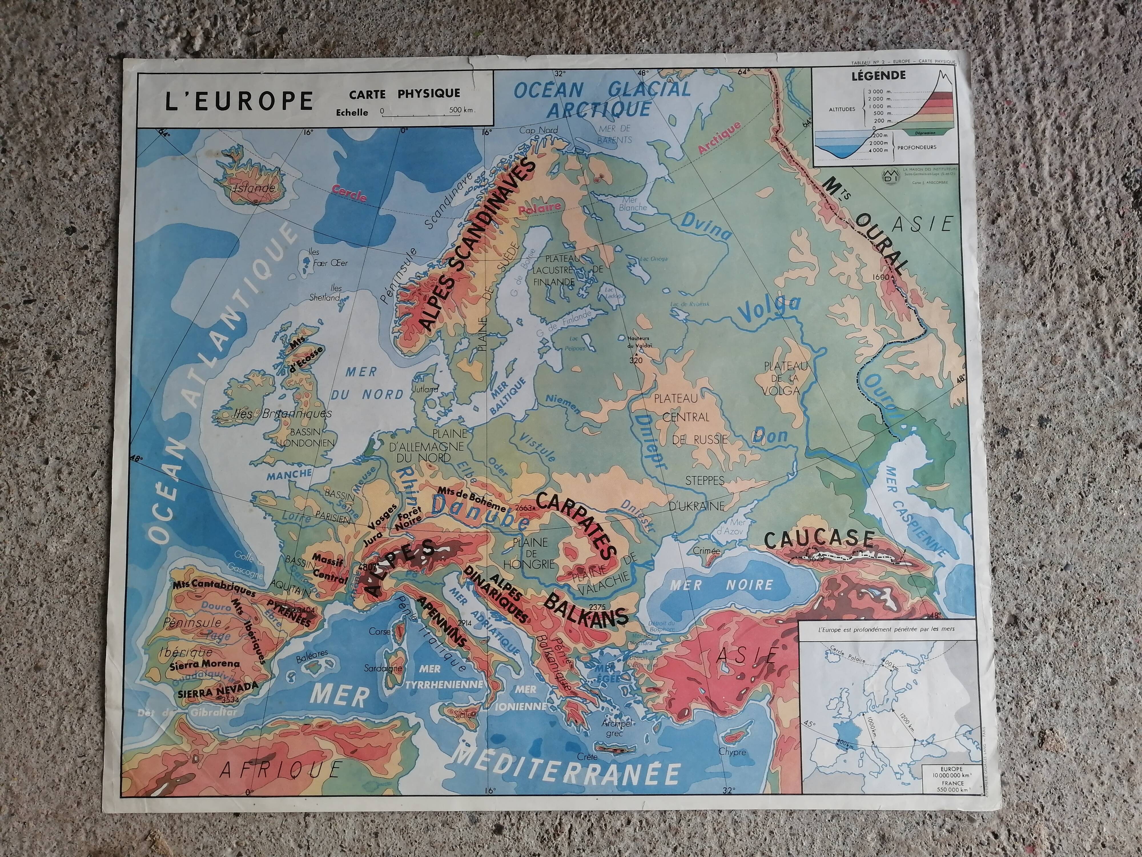 Vintage school map mdi: Africa-Europe physical.