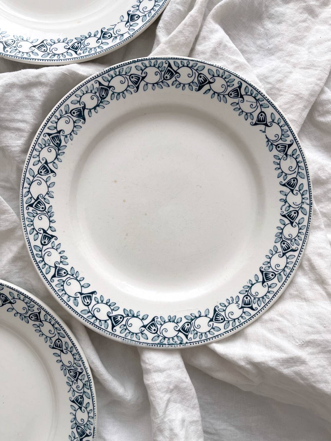 3 flat ironstone plates “Jenny” Saint Amand