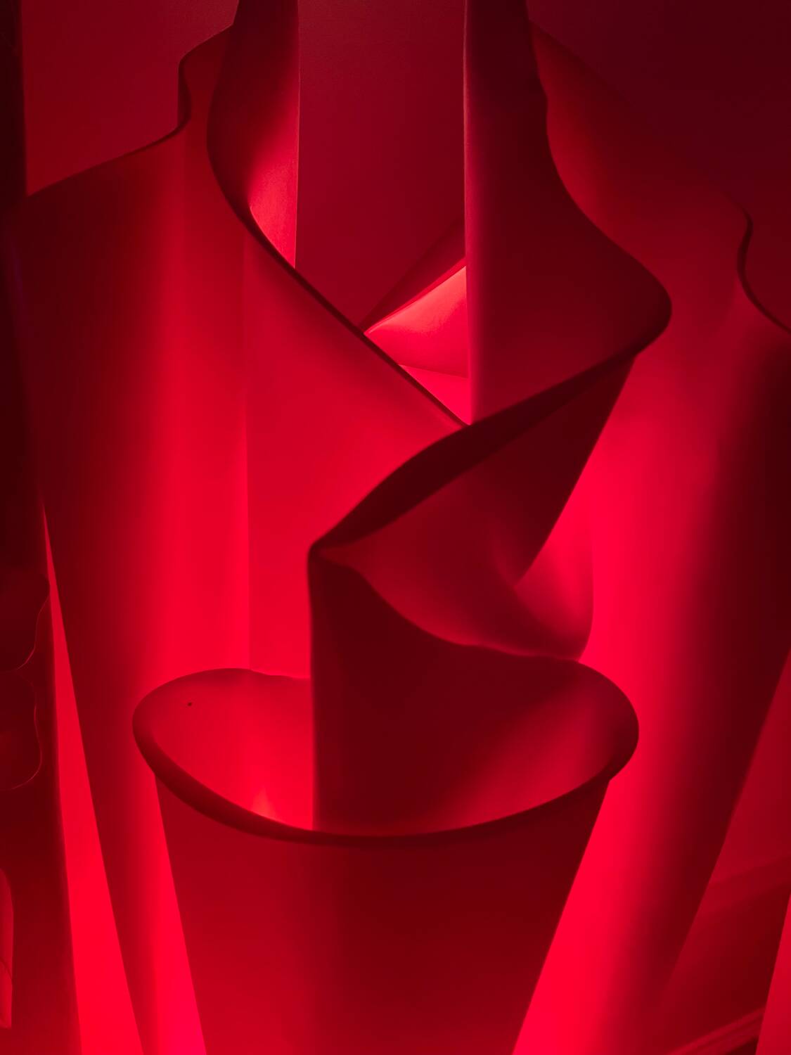 Les Exclarares XXL corolla lamp