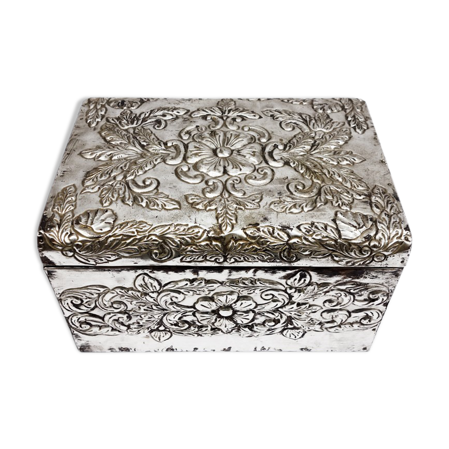 Decorated hammered metal box