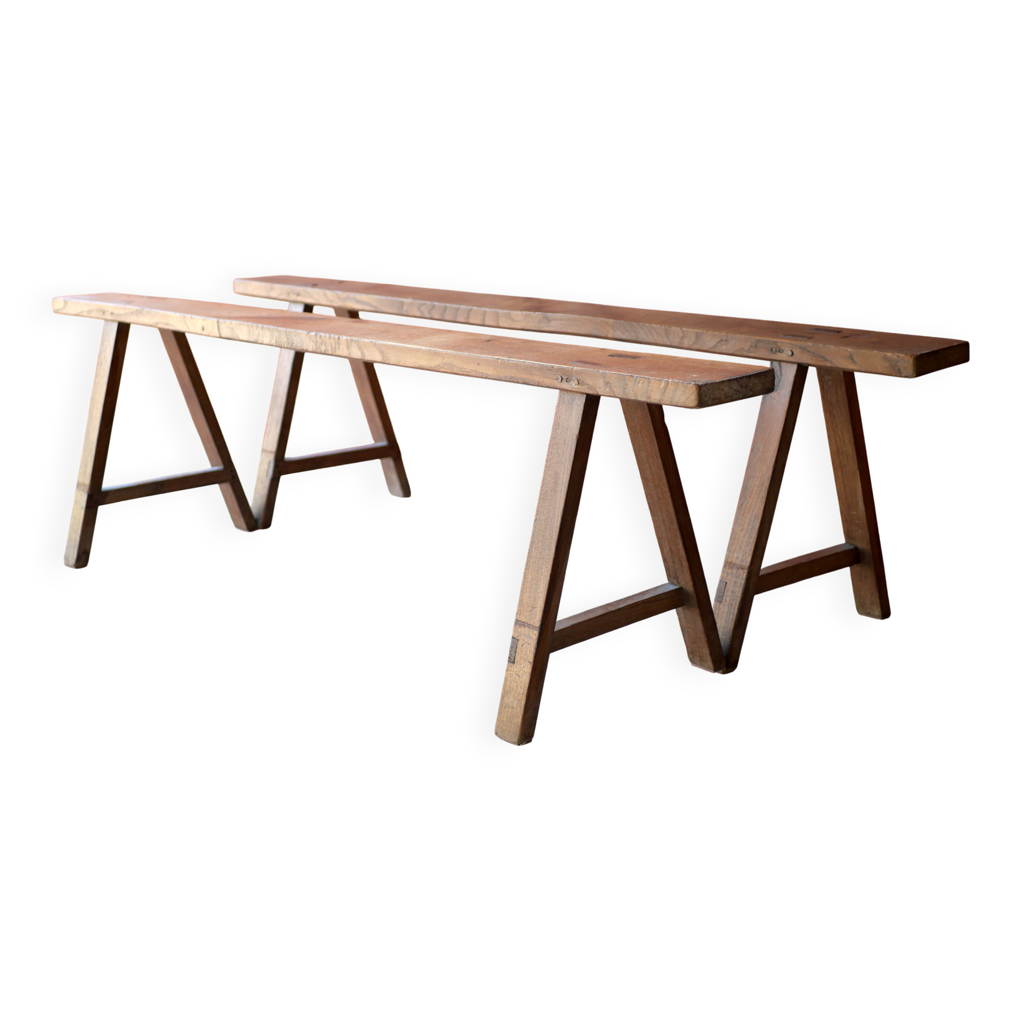 Paire de bancs de ferme en bois