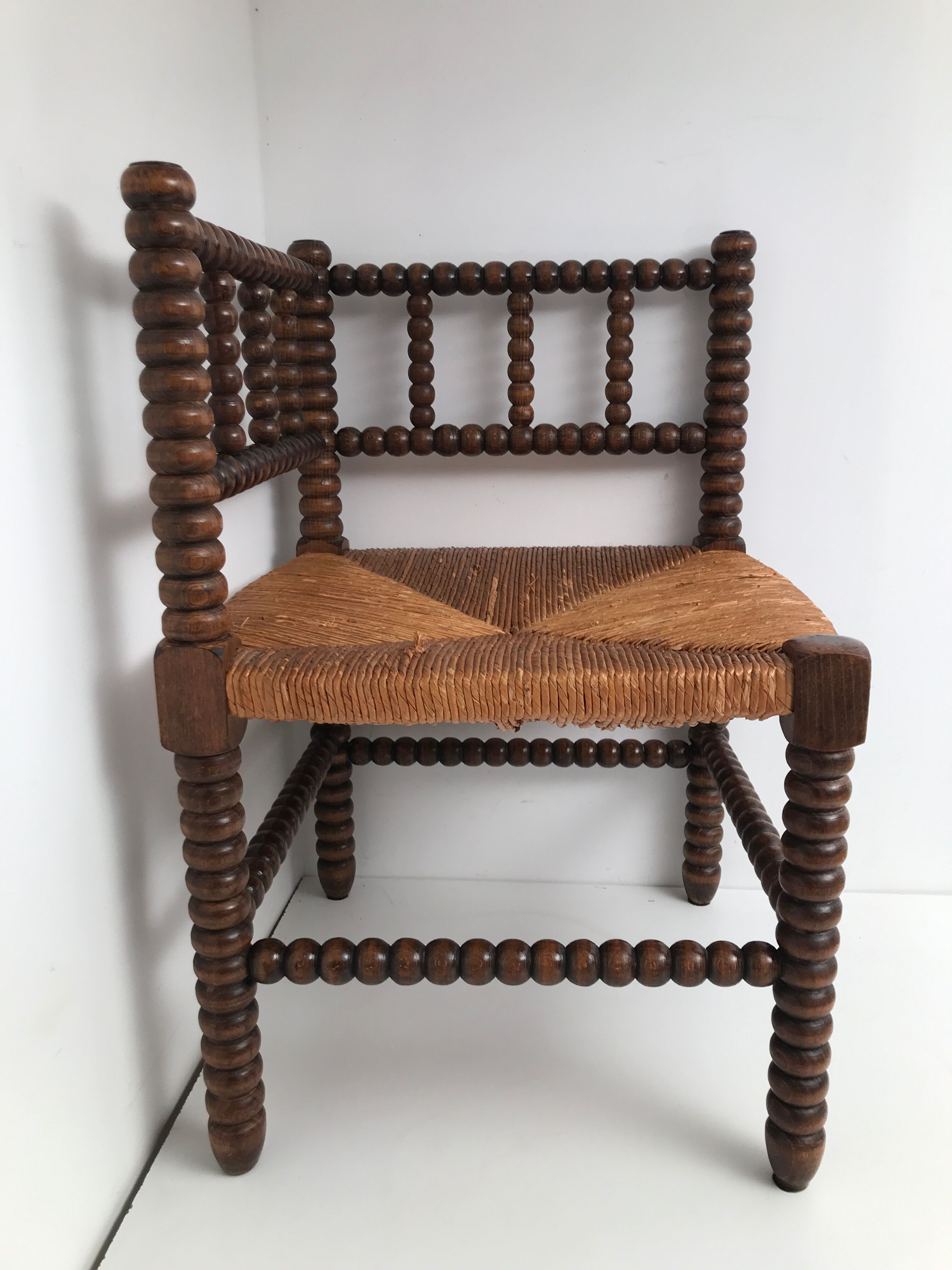 Vintage wooden corner chair turns, 50/60