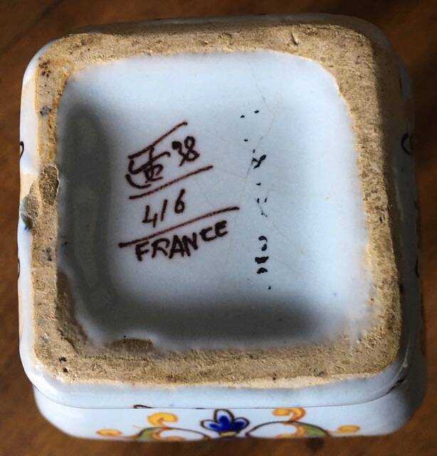 Flower picker, flower girl from DESVRES