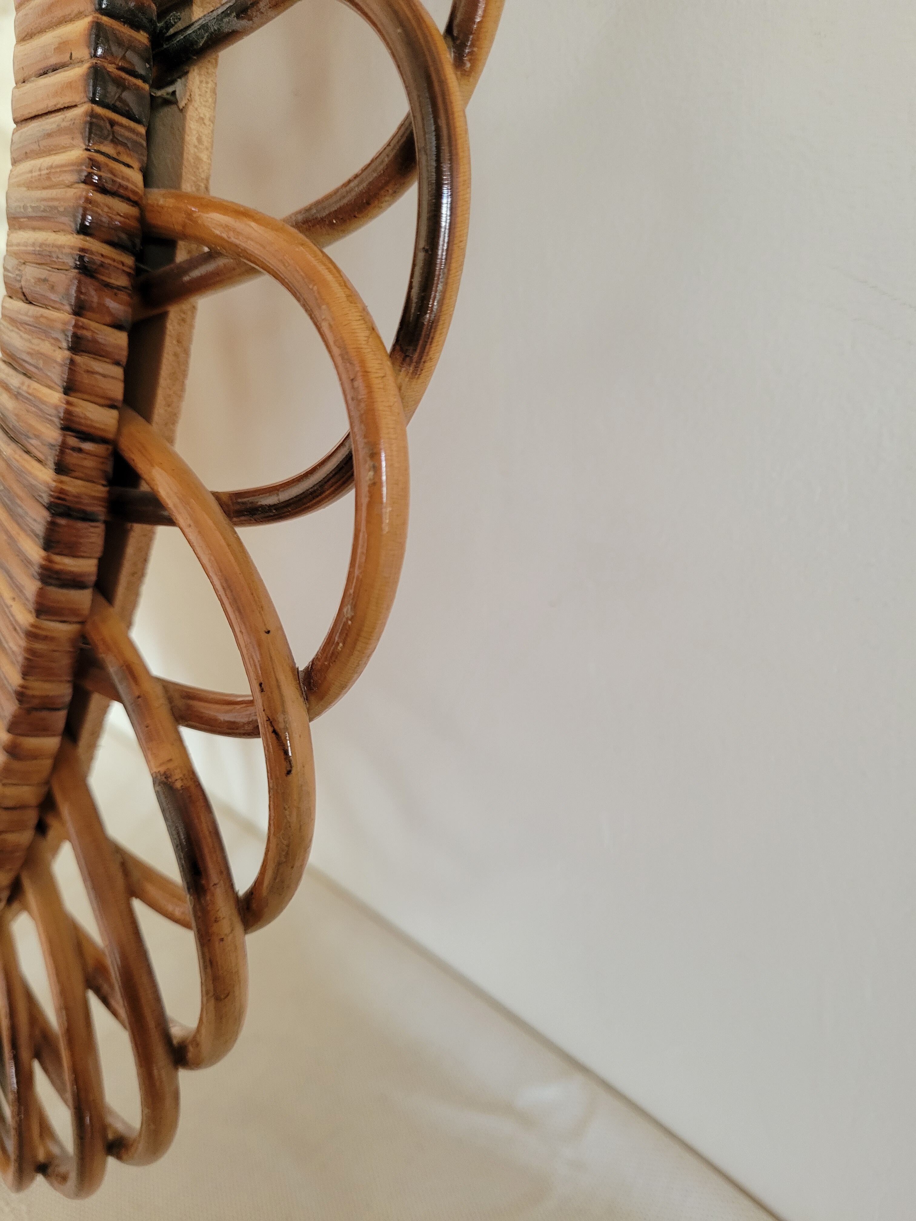 Oval rattan mirror 51 x 40 cm