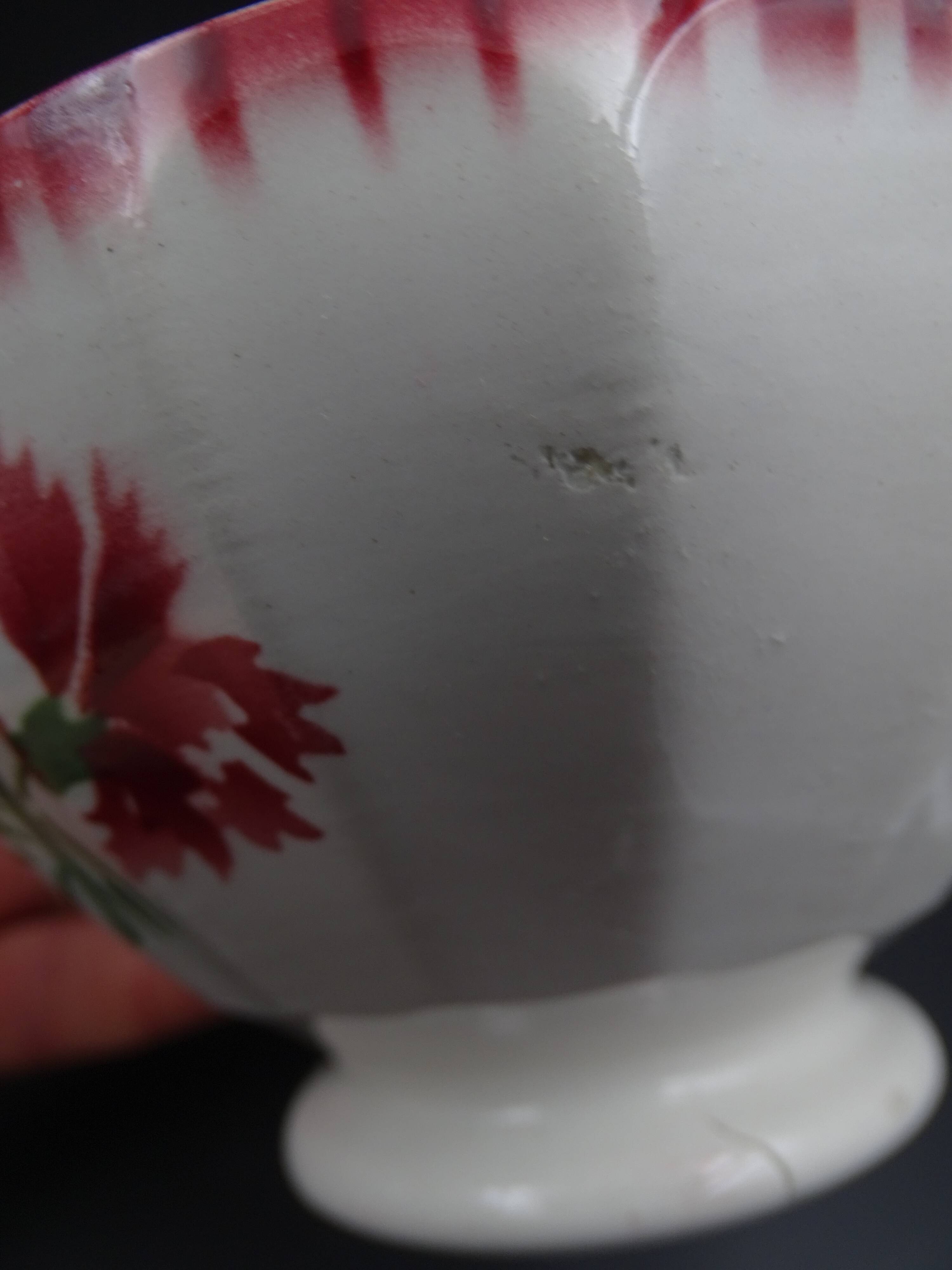 Sarreguemines earthenware bowl - Model Yvette - Circa 1940