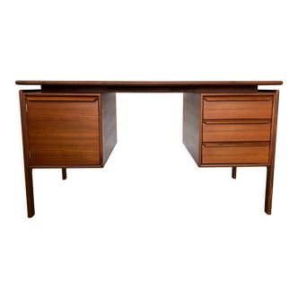 Mid-century teak freestanding desk from gv mobler, 1970s