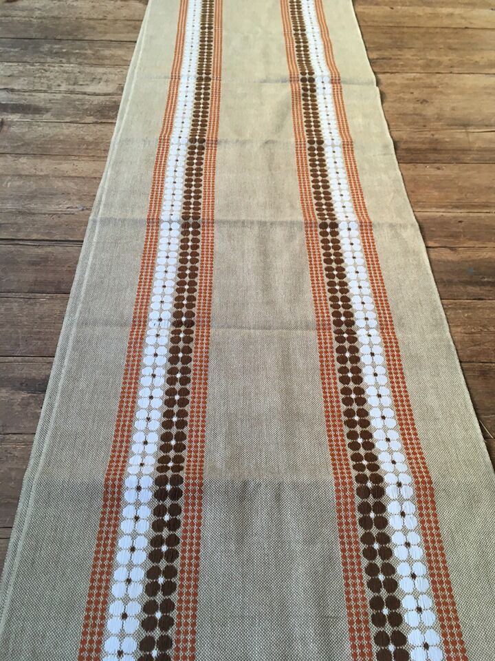 Table path, vintage hanging
