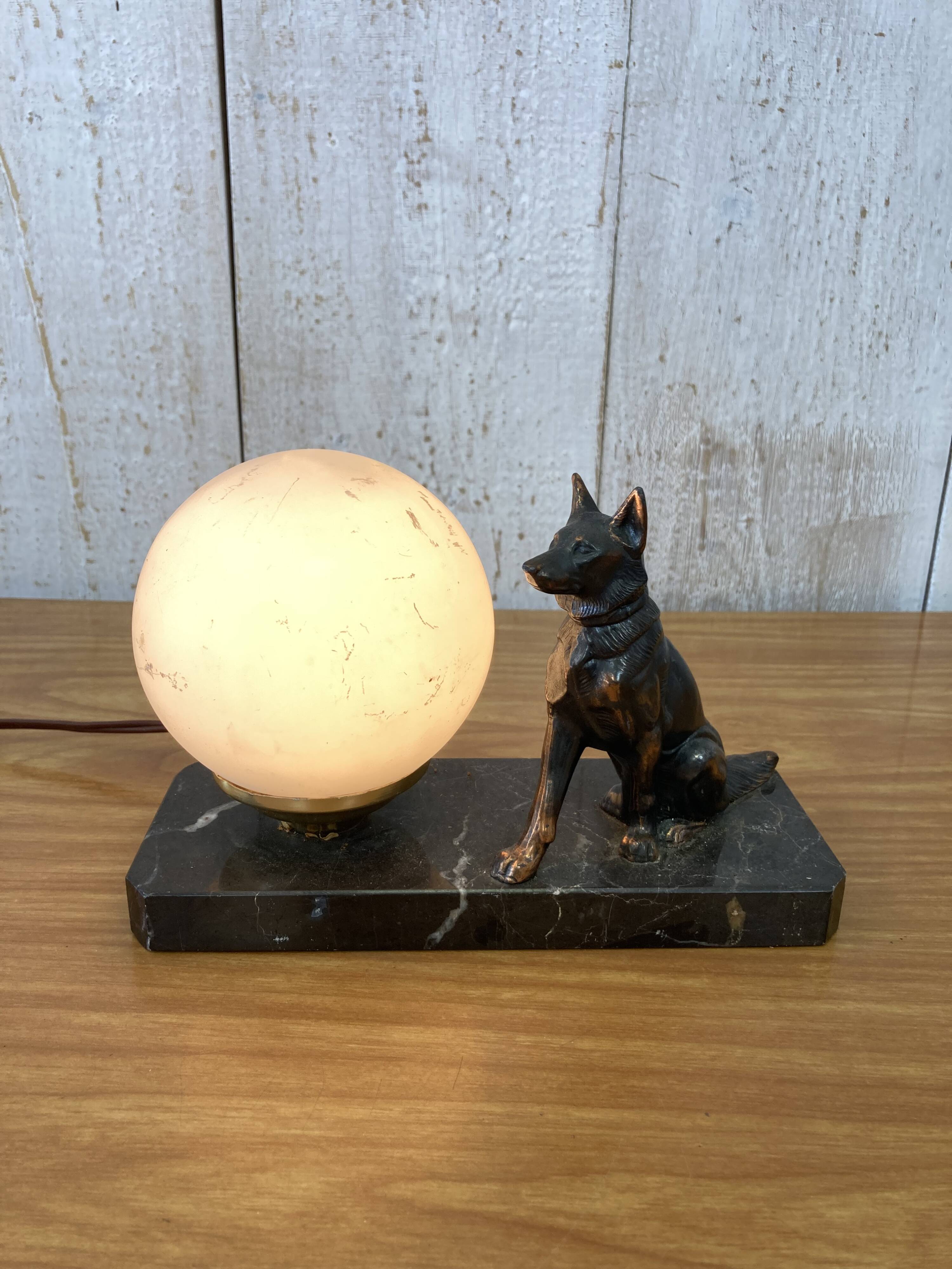 Zoomorphic lamp