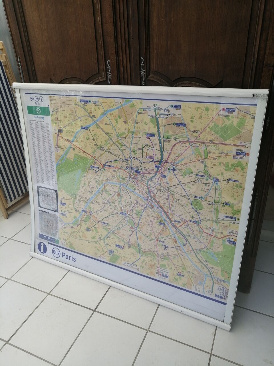 Authentic parisian metro plan