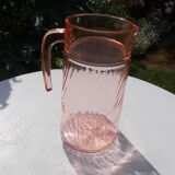 Pichet en verre rose
