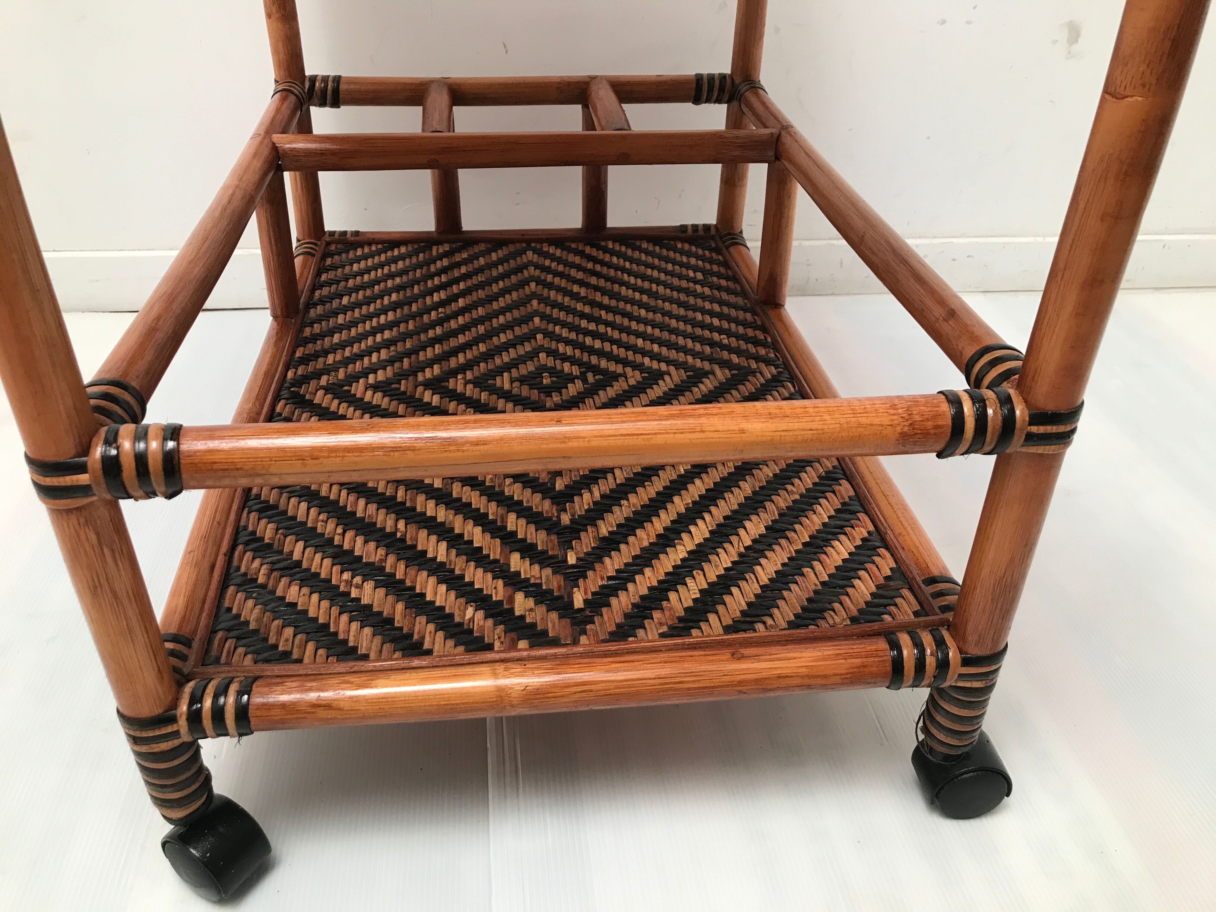 Dessert in rattan bamboo vintage cannage