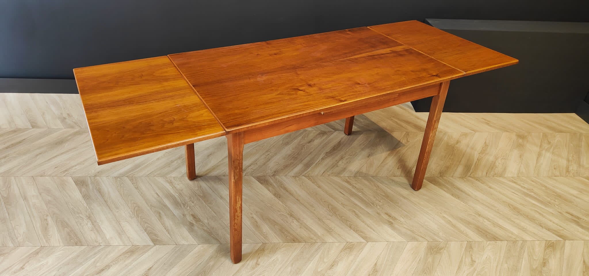Mid century extendable dining table | vintage