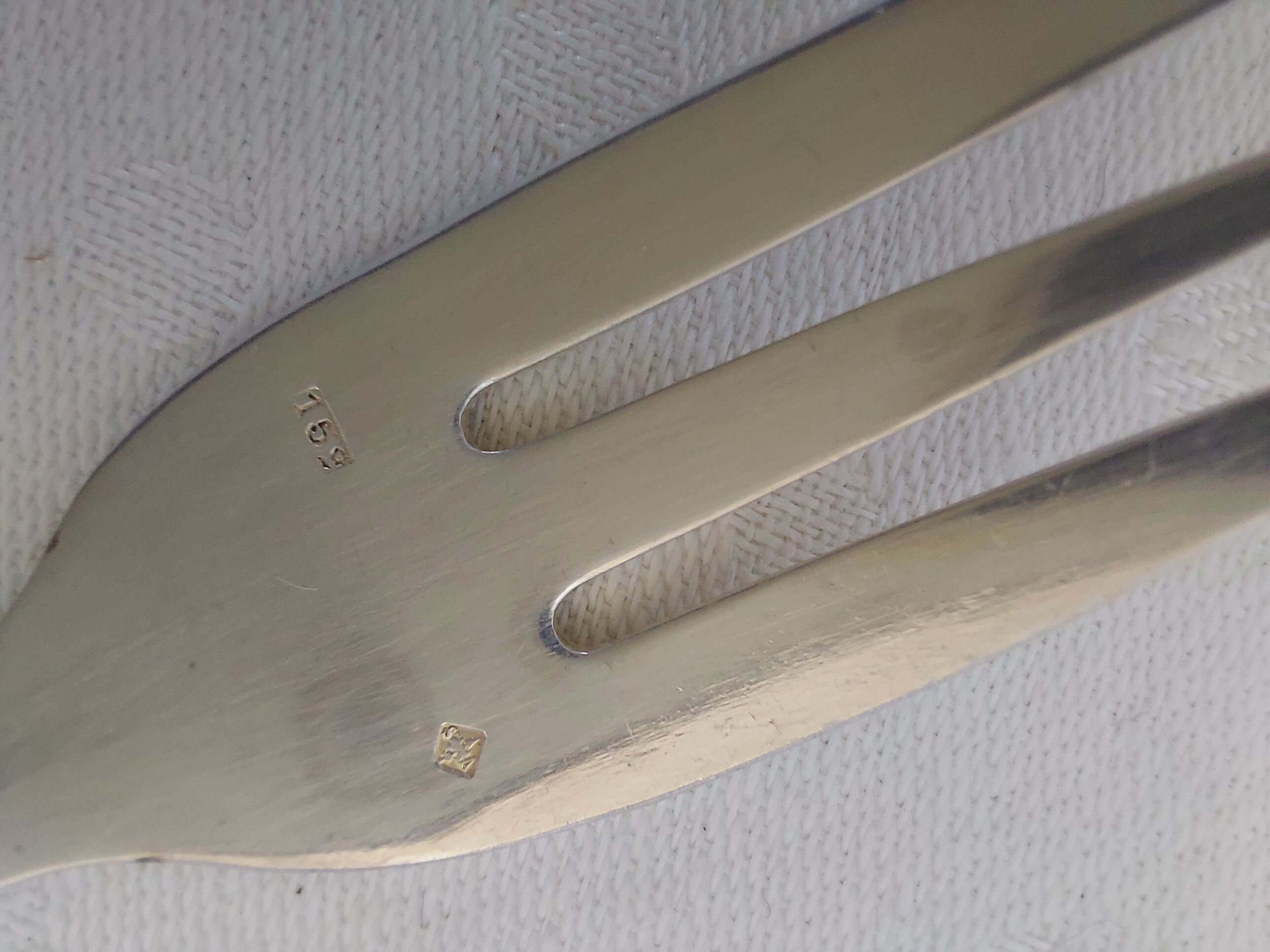 Box of 12 dessert forks in silver metal