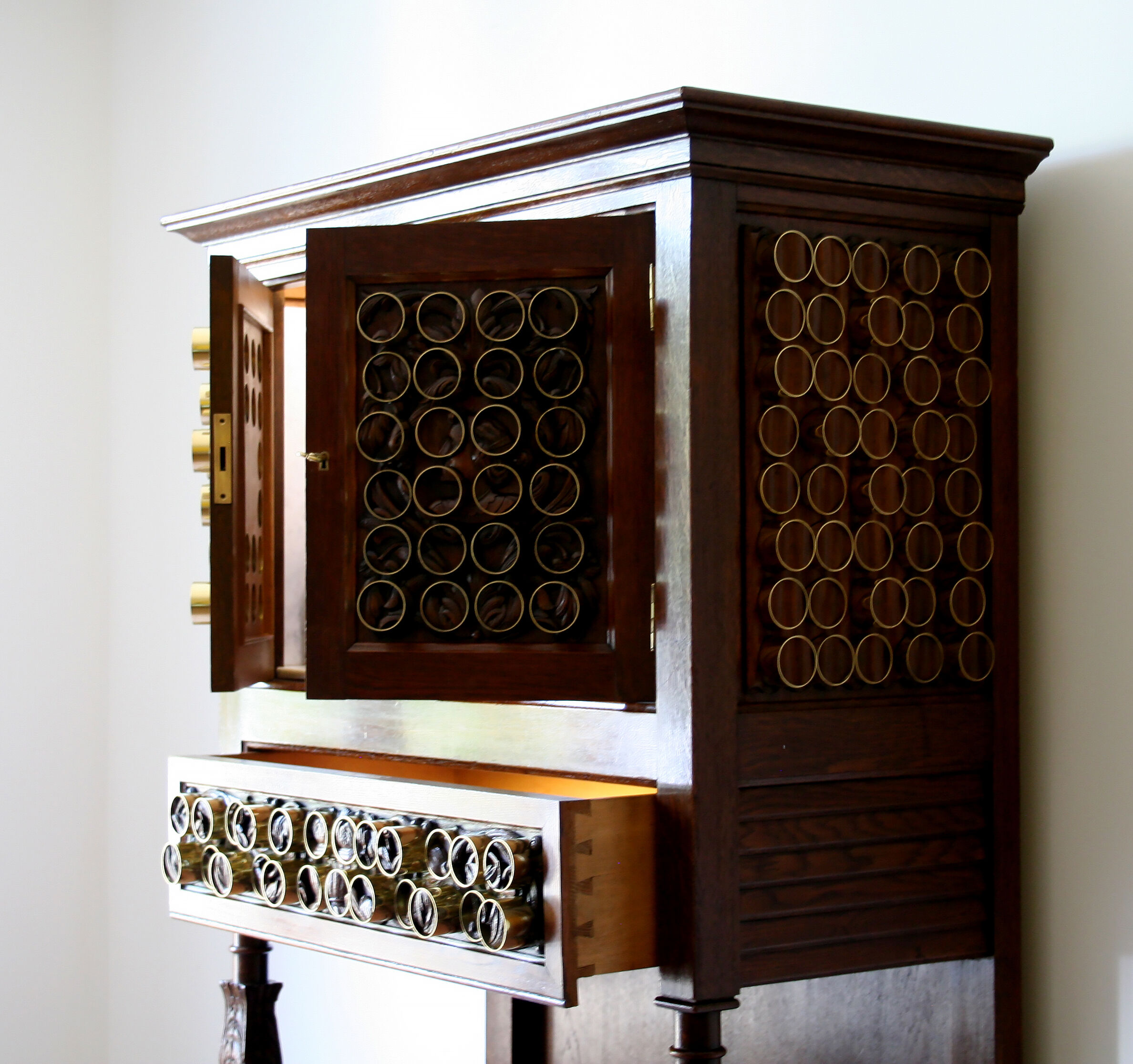 Bar in neo-renaissance style in solid oak