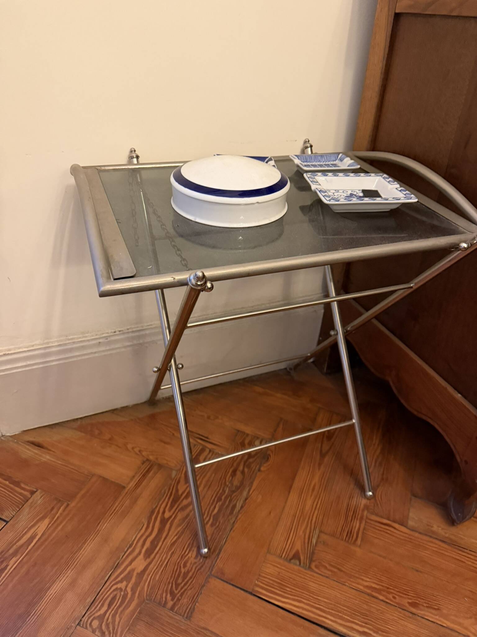 Nickel-plated metal dessert trolley