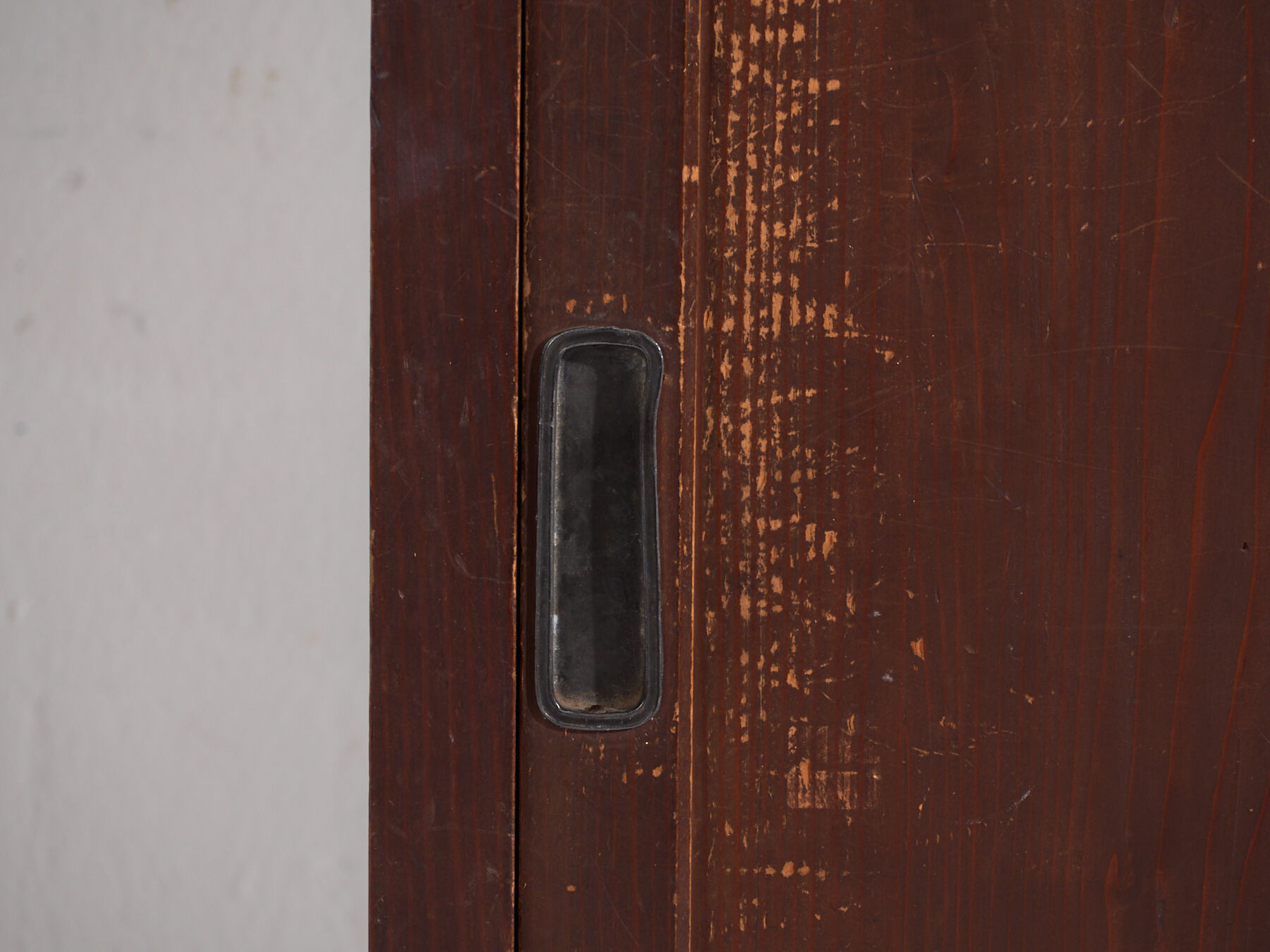 Antique Japanese wardrobe with sliding doors – Taishō/Showa period (c. 1920-1950)