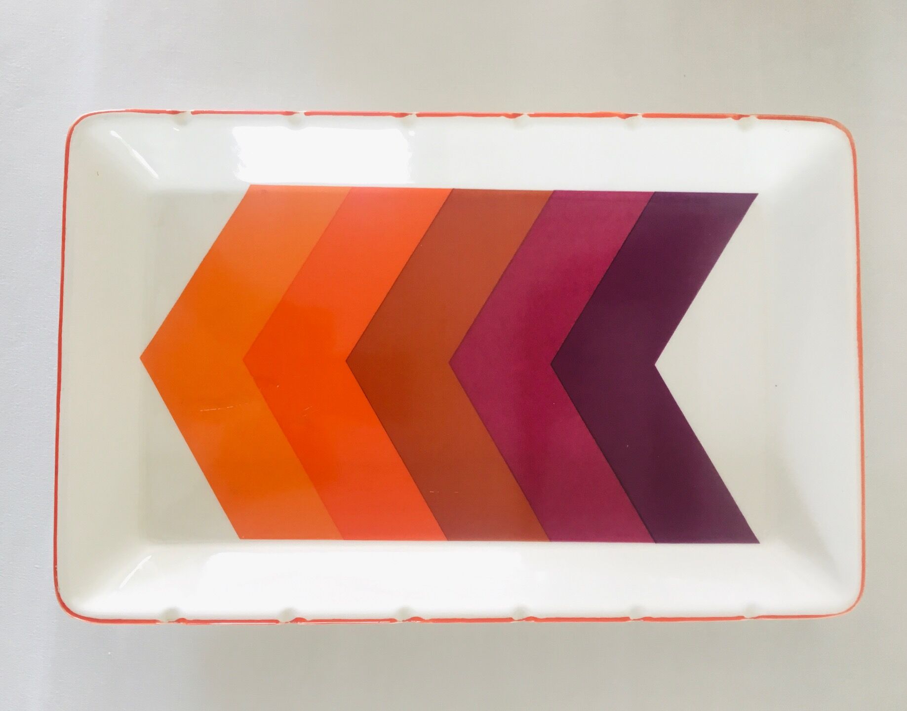 Gien service in enamelled porcelain modèle "arrows" 70s