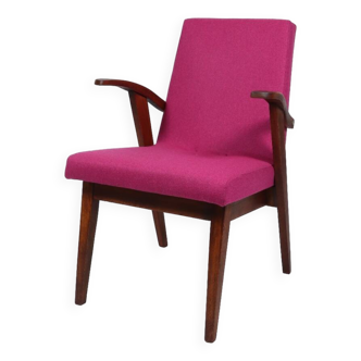 Fauteuil vintage en bois et laine fuchsia, années 60, Pologne