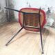 Chaise rouge tonneau