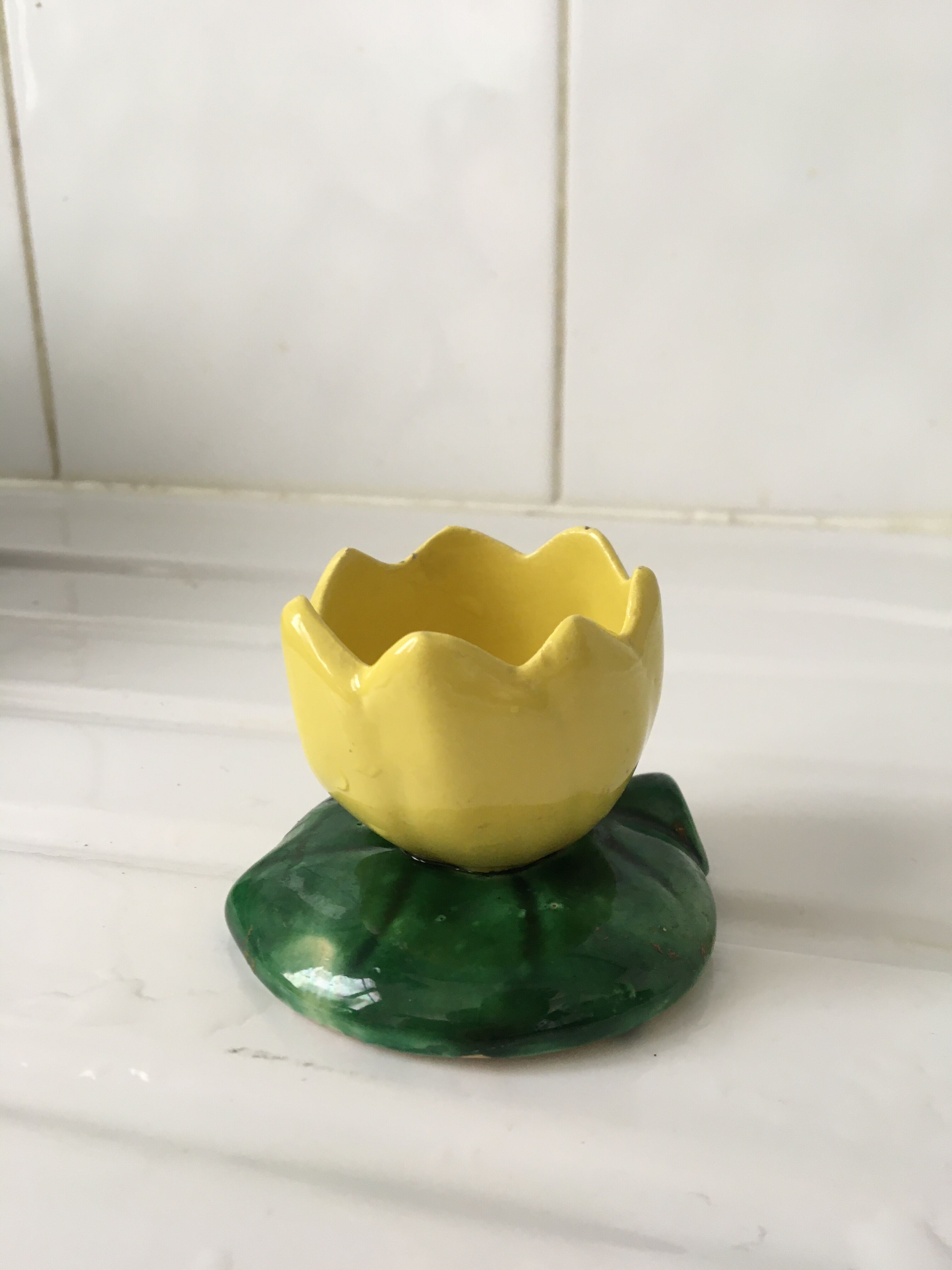 Ceramic water lily flower popple