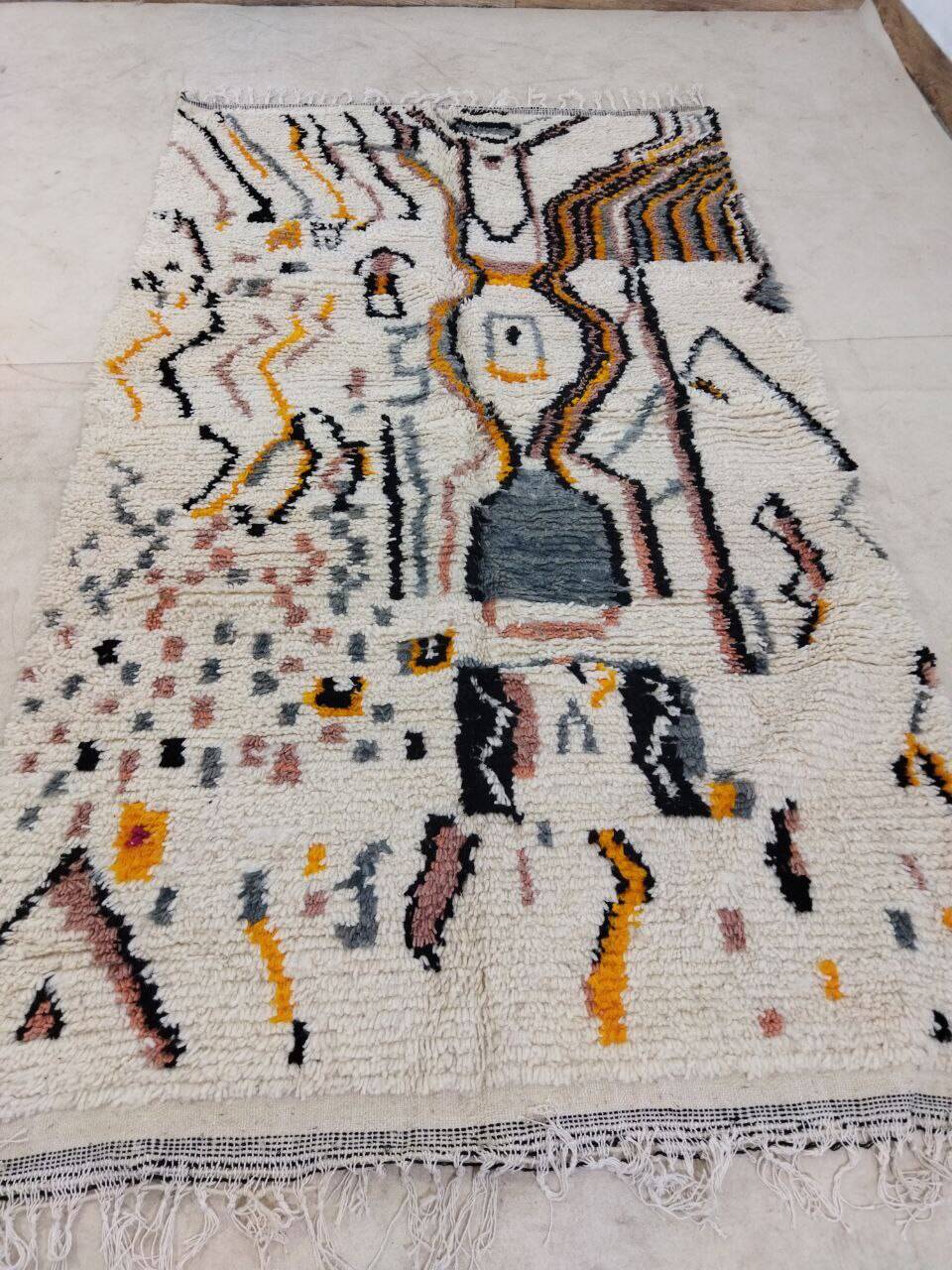 Handmade moroccan berber rug 252 x 138 cm