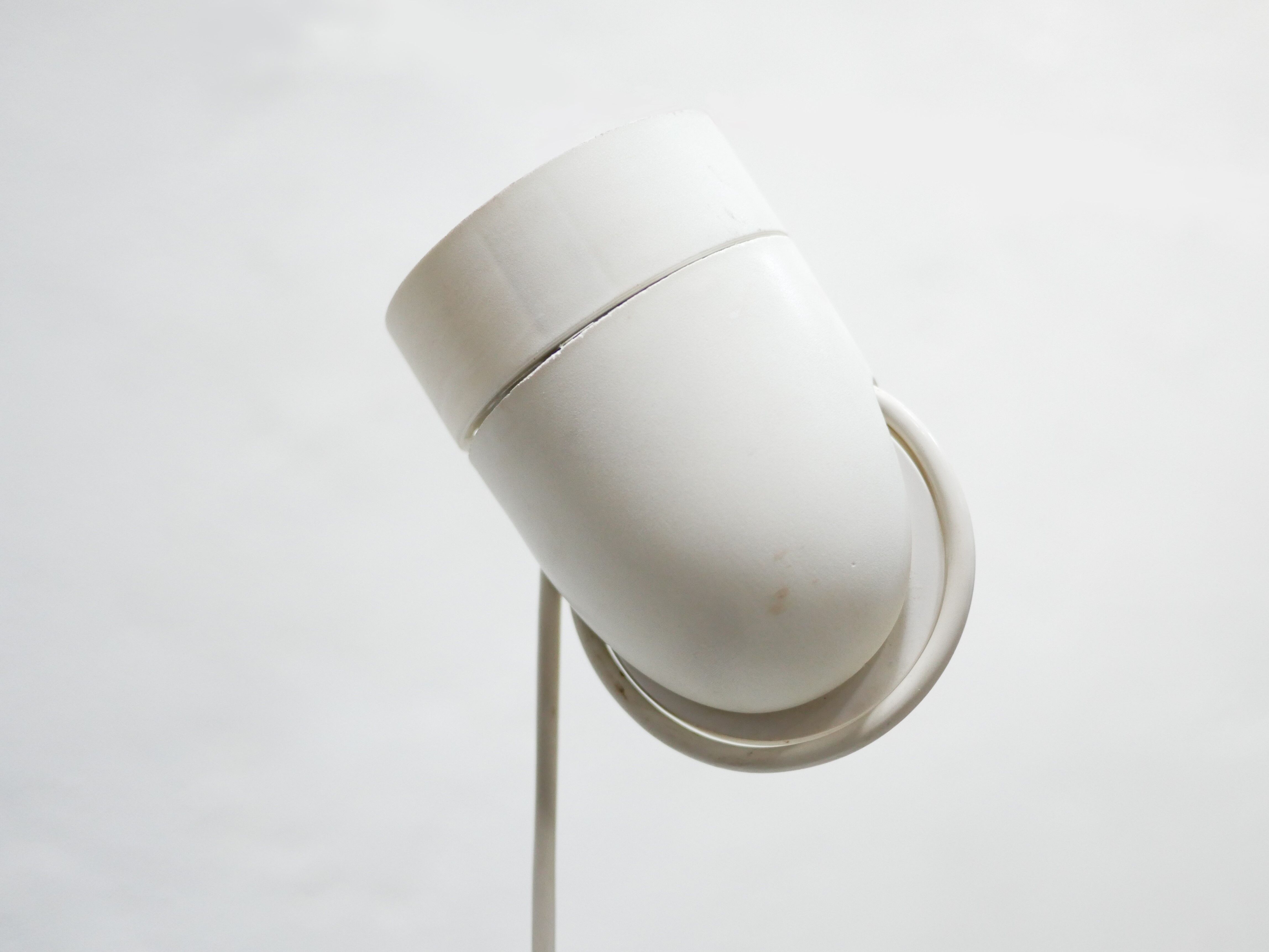 Suspension up and down vintage white