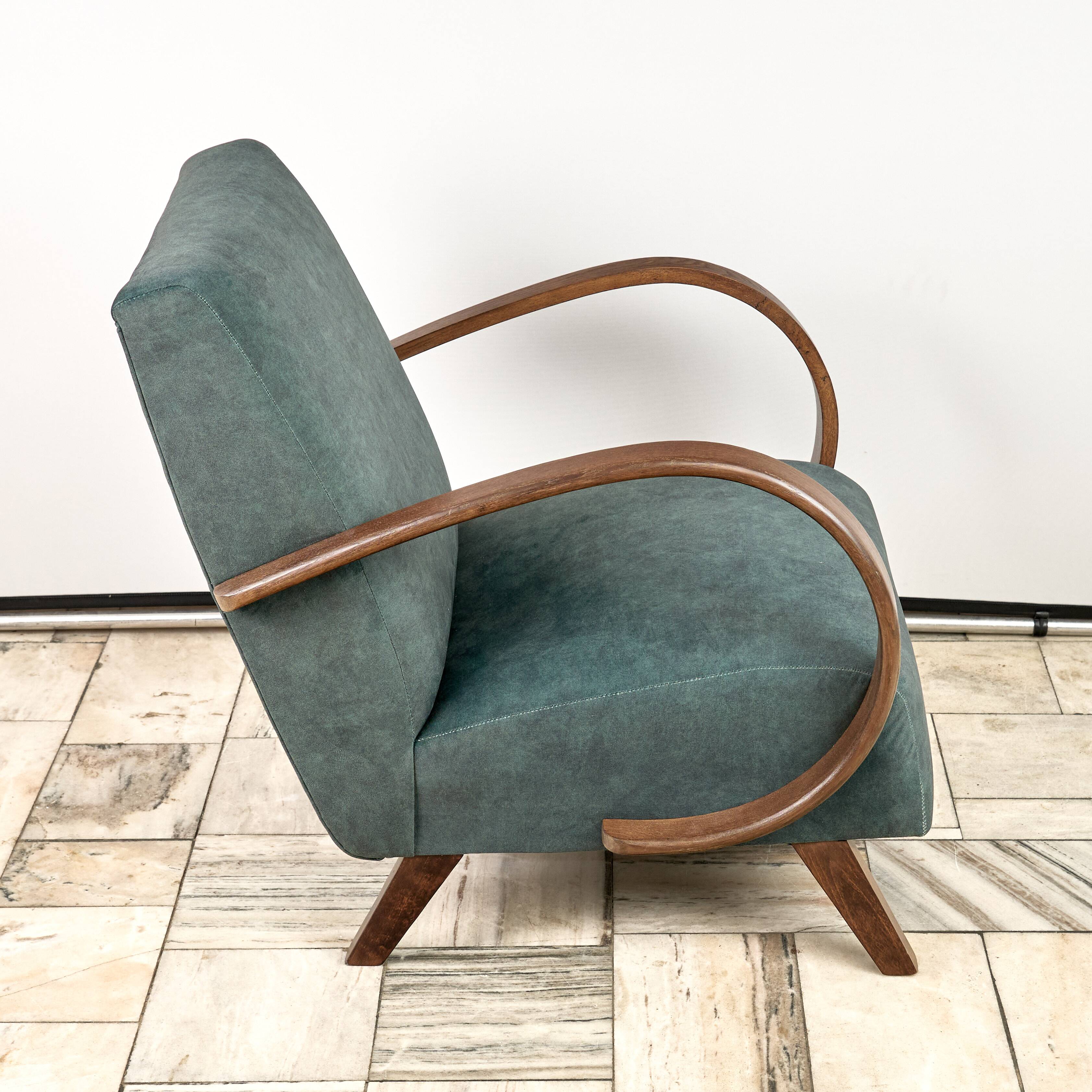 H 410 type C Armchair designed by Jindrich Halabala, 1940s, Czechoslovakia