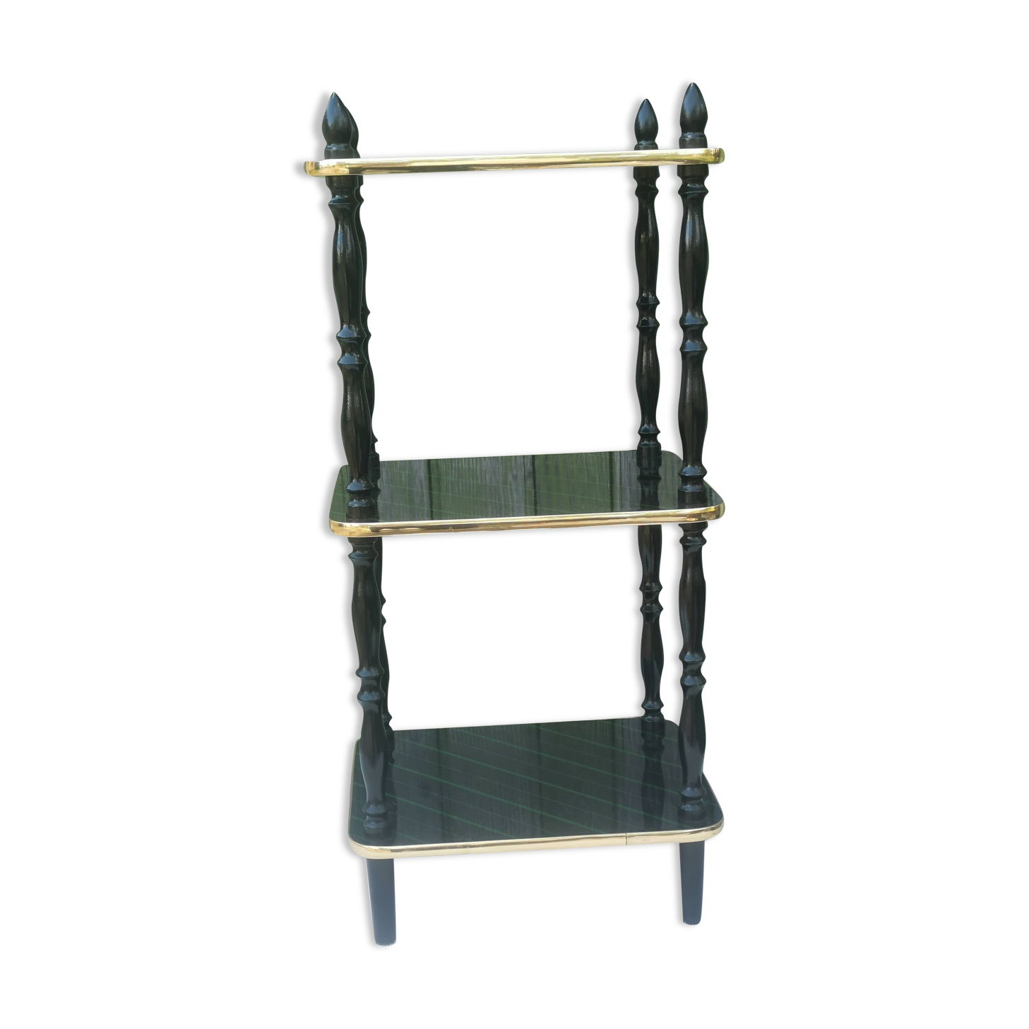 “Vintage” standing shelf with 3 shelves