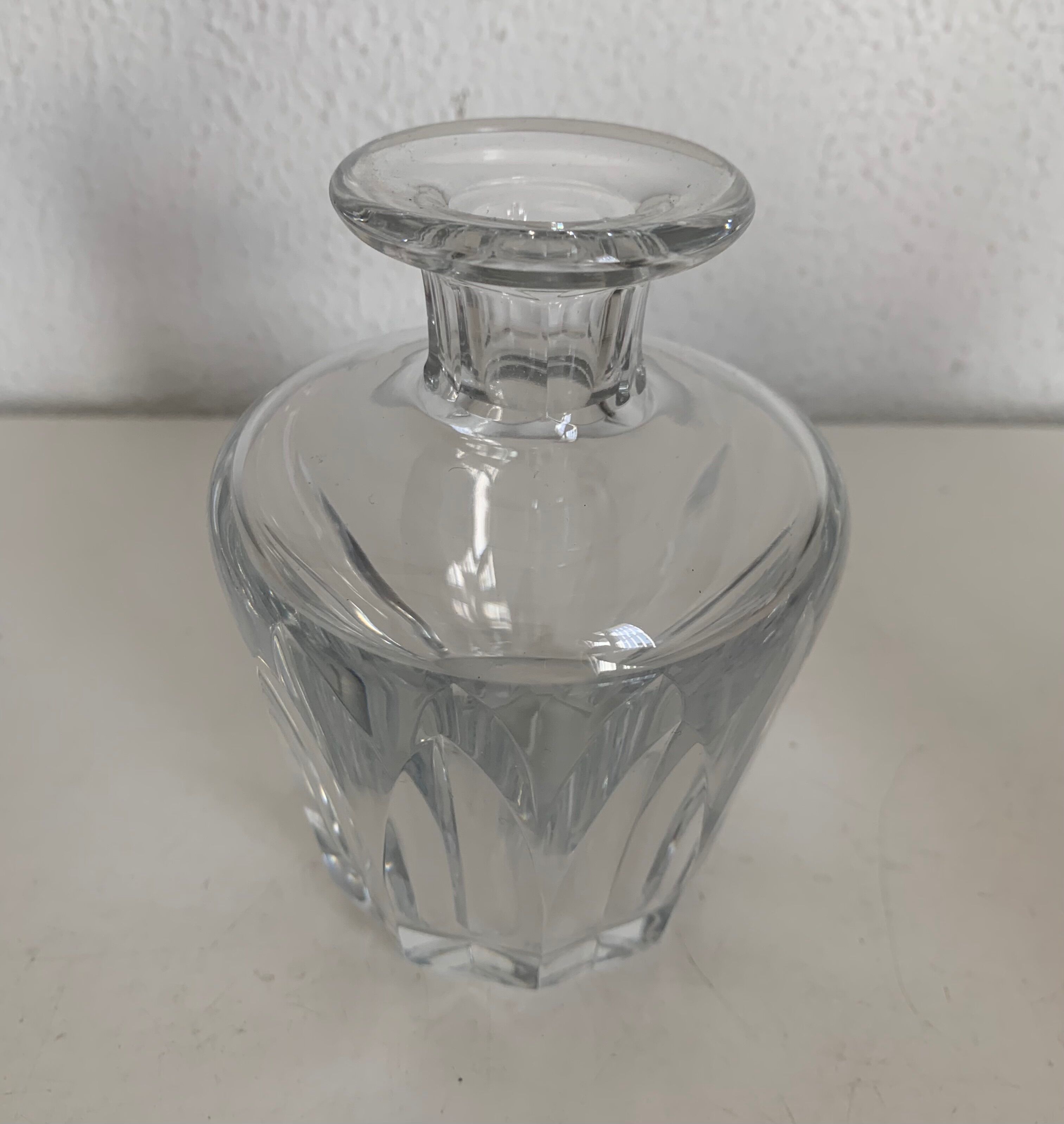 Vintage decanter 1960 crystal Baccarat, 17 x 9 cm