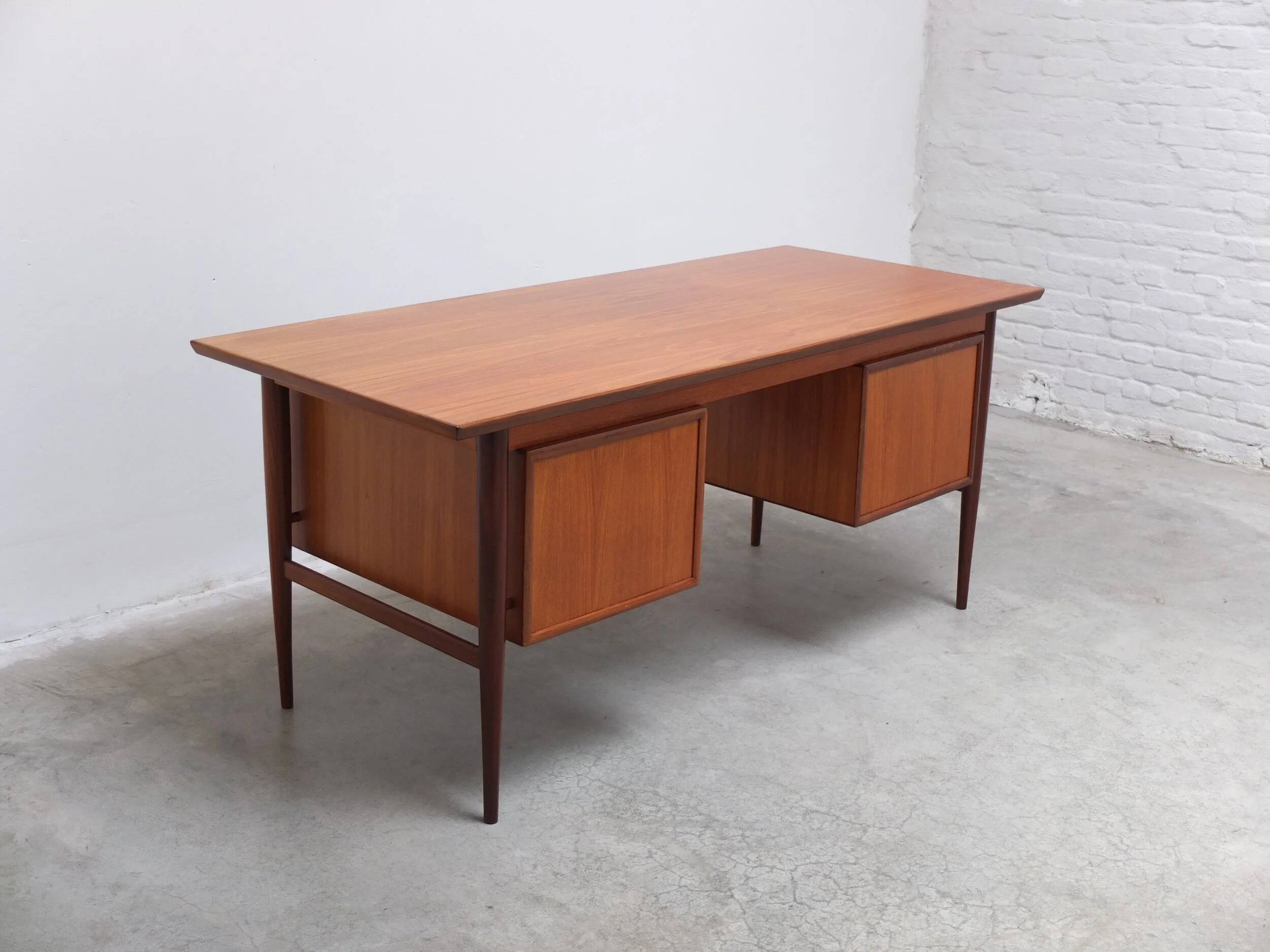 Freestanding executive desk by Oswald Vermaercke for V-Form, 1960s