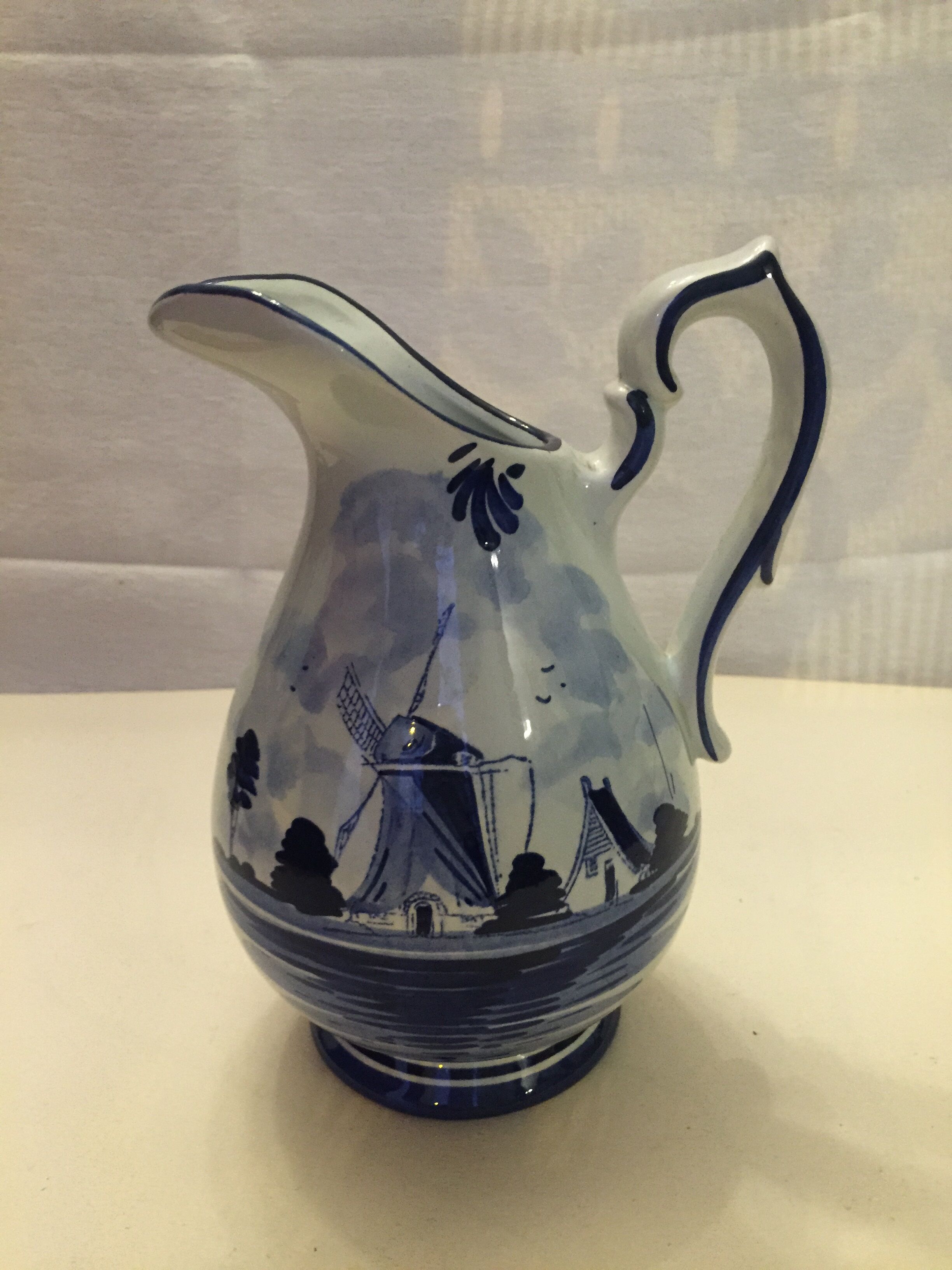 Delft pitcher